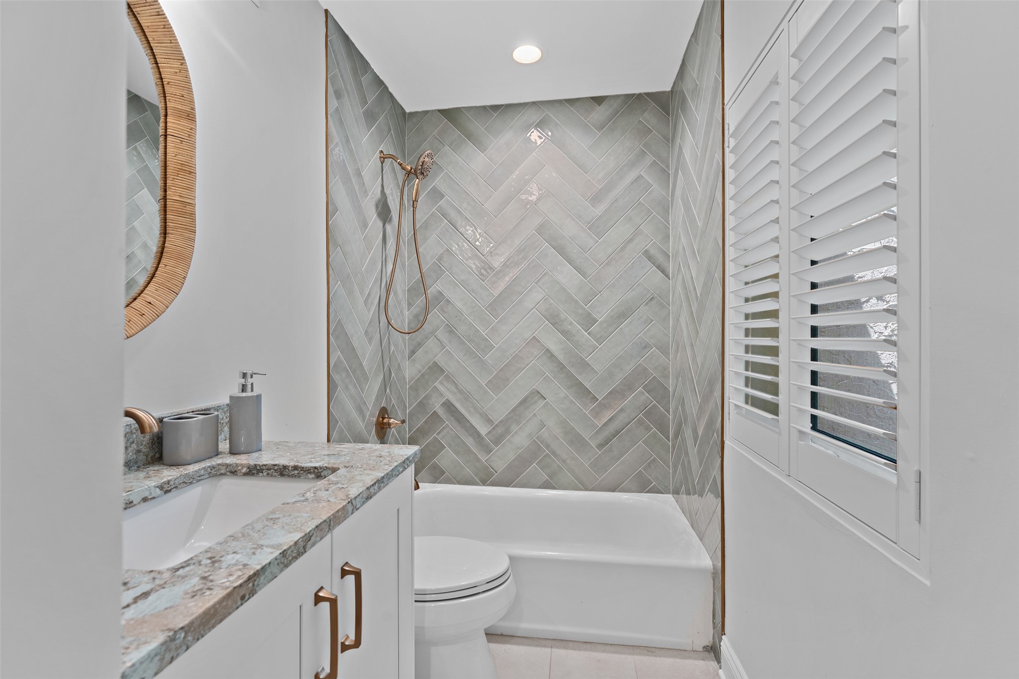 2055 BEACH WOOD ROAD