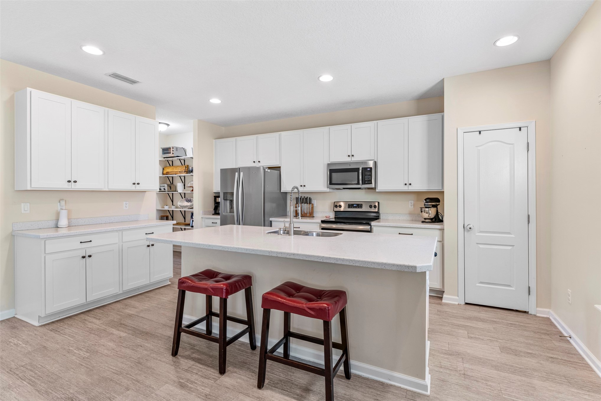 86230 CLOISTER COURT