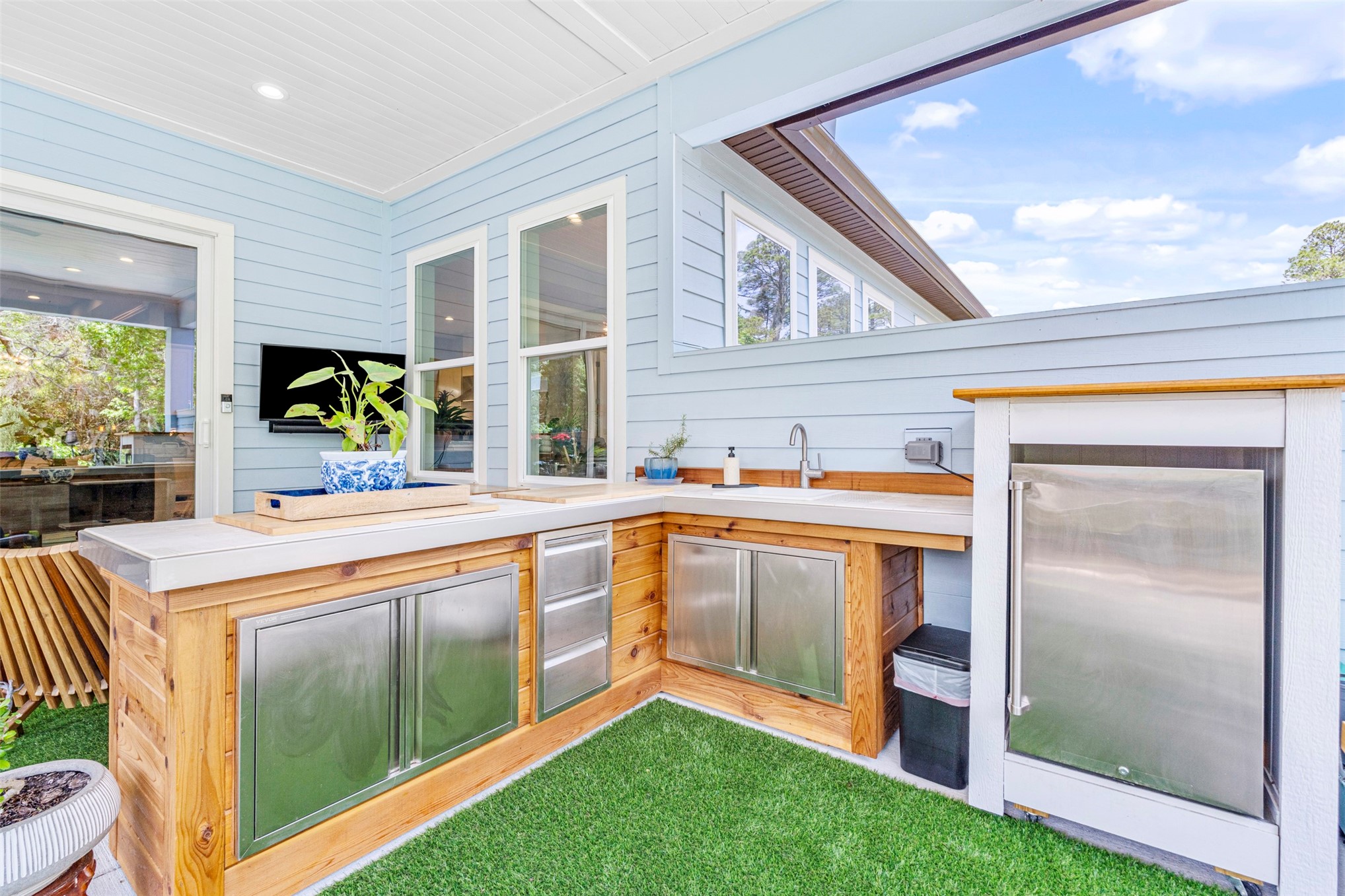 95072 GOLDEN GLOW DRIVE