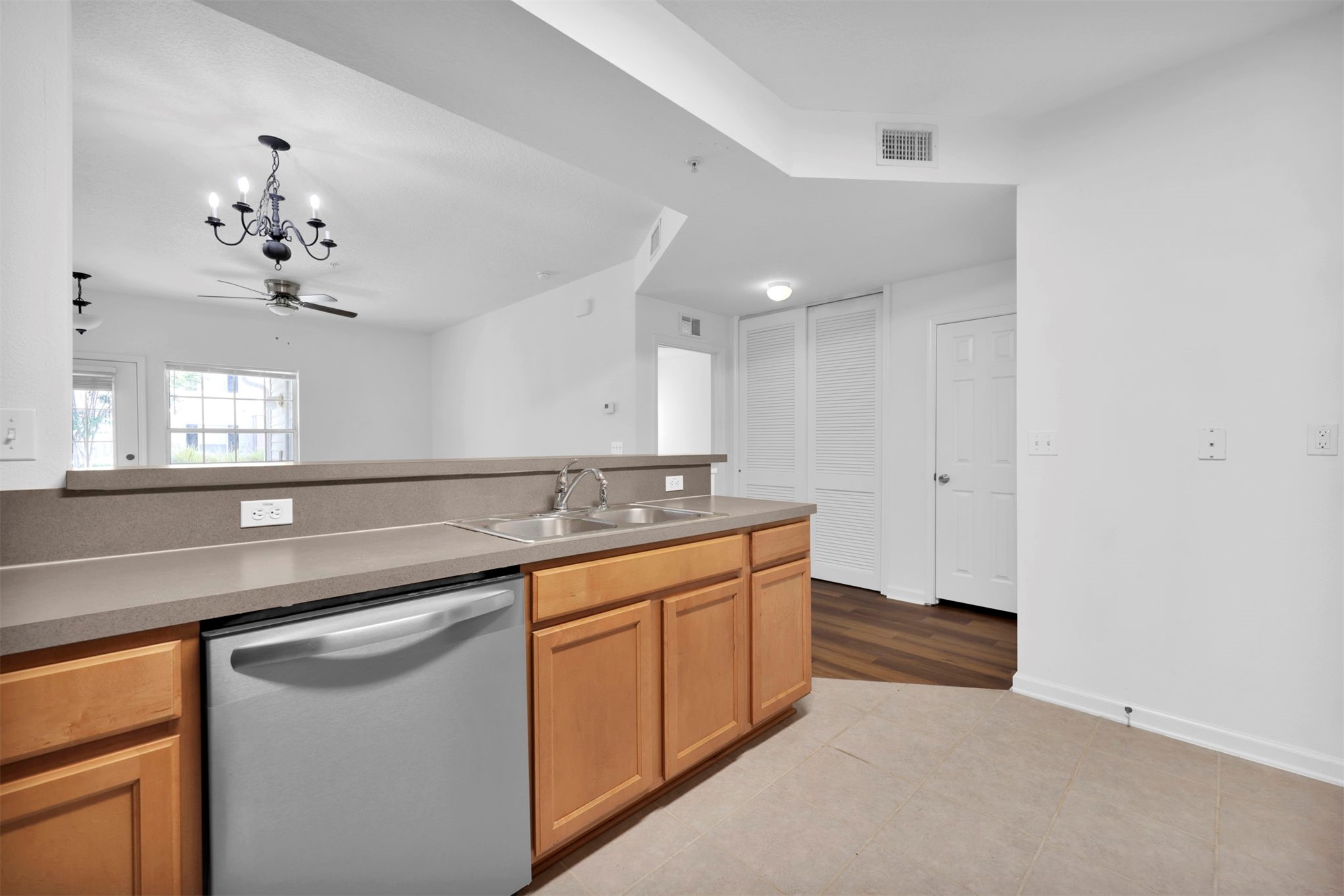 575 OAKLEAF PLANTATION PARKWAY 1107