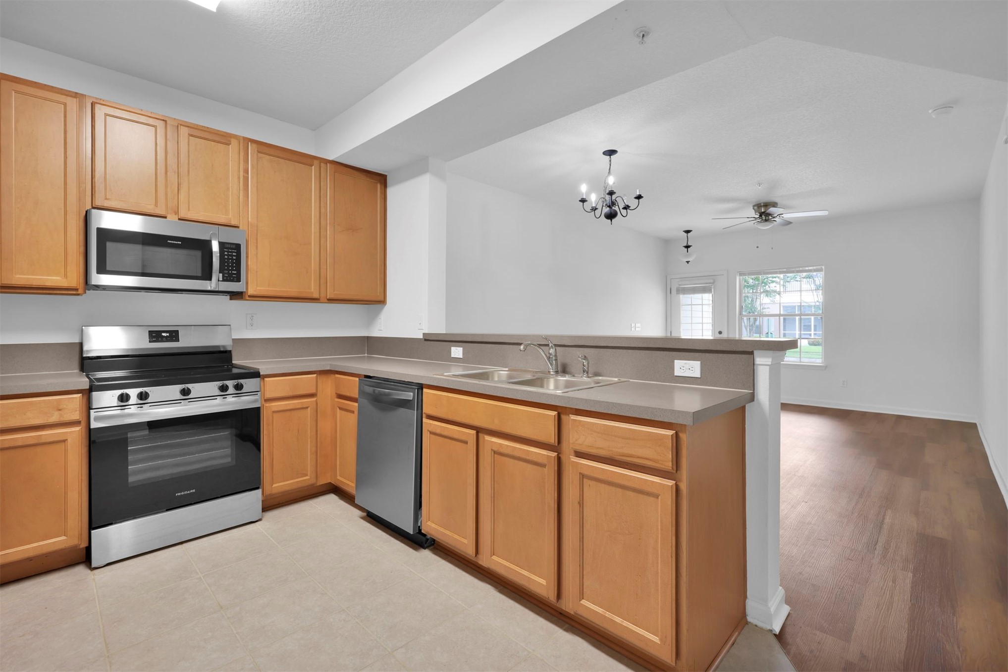 575 OAKLEAF PLANTATION PARKWAY 1107