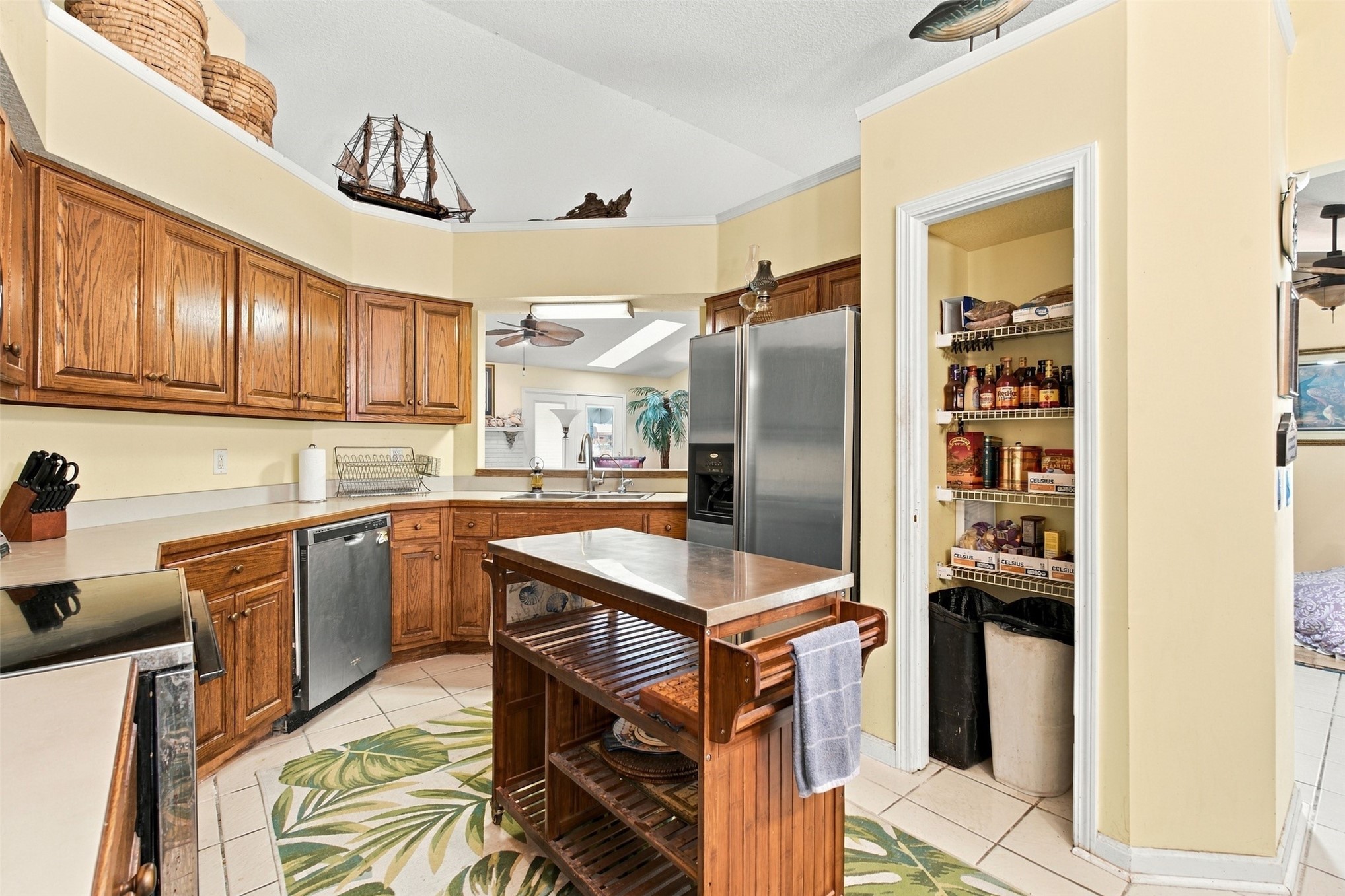 1570 CLINCH DRIVE