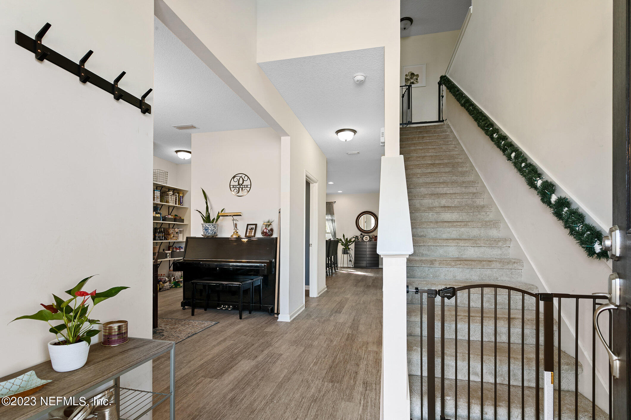 86230 CLOISTER Court