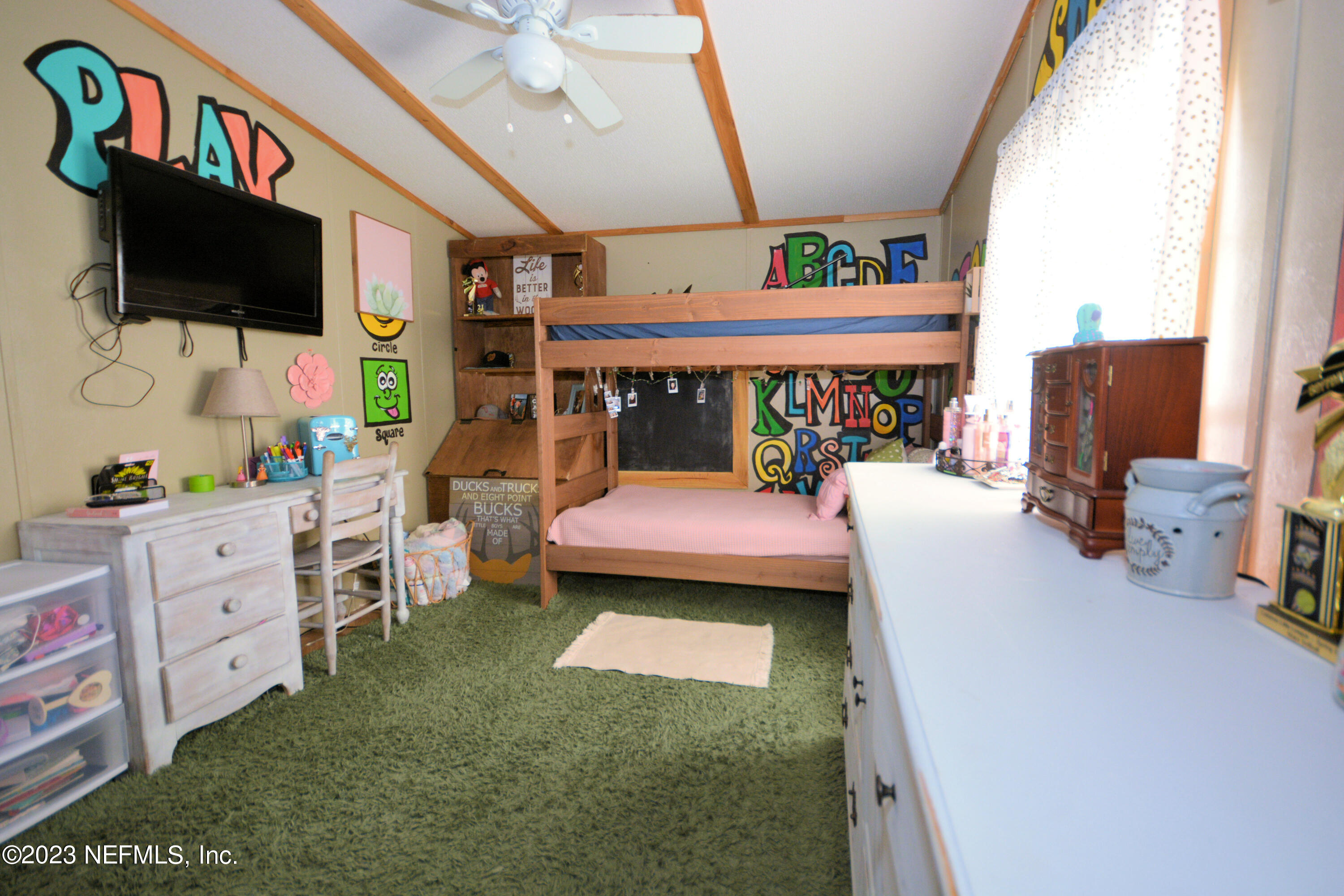 44651 PINEBREEZE Circle
