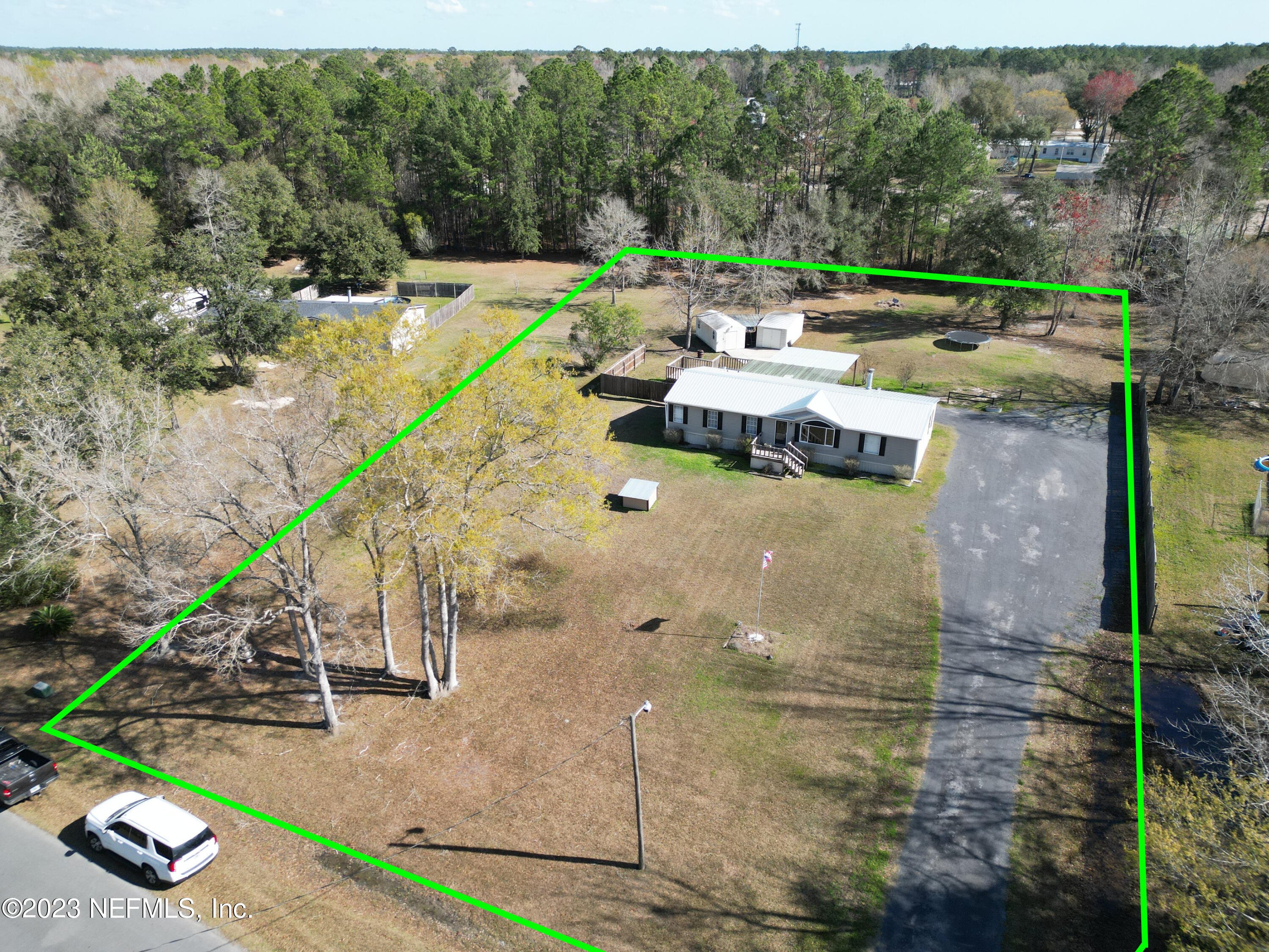 44651 PINEBREEZE Circle