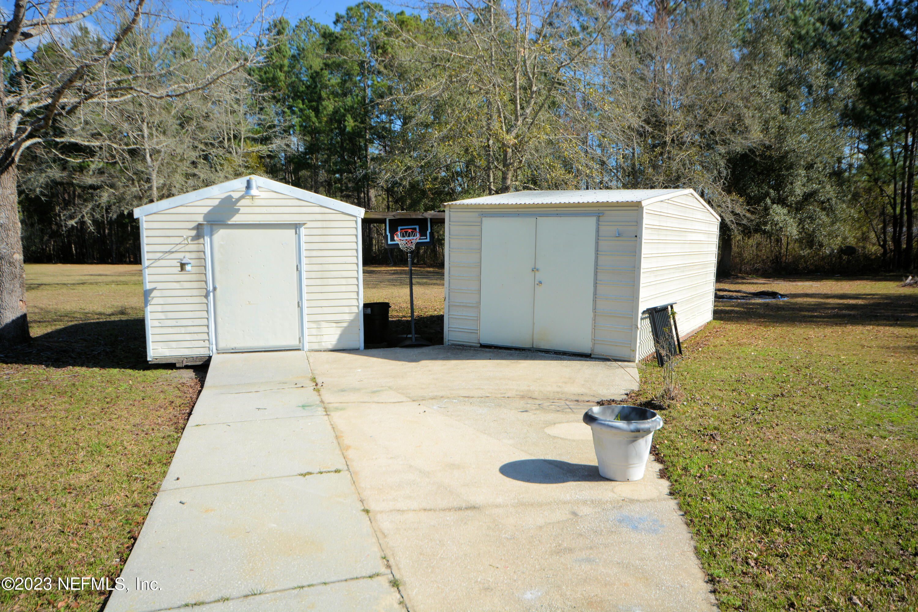 44651 PINEBREEZE Circle