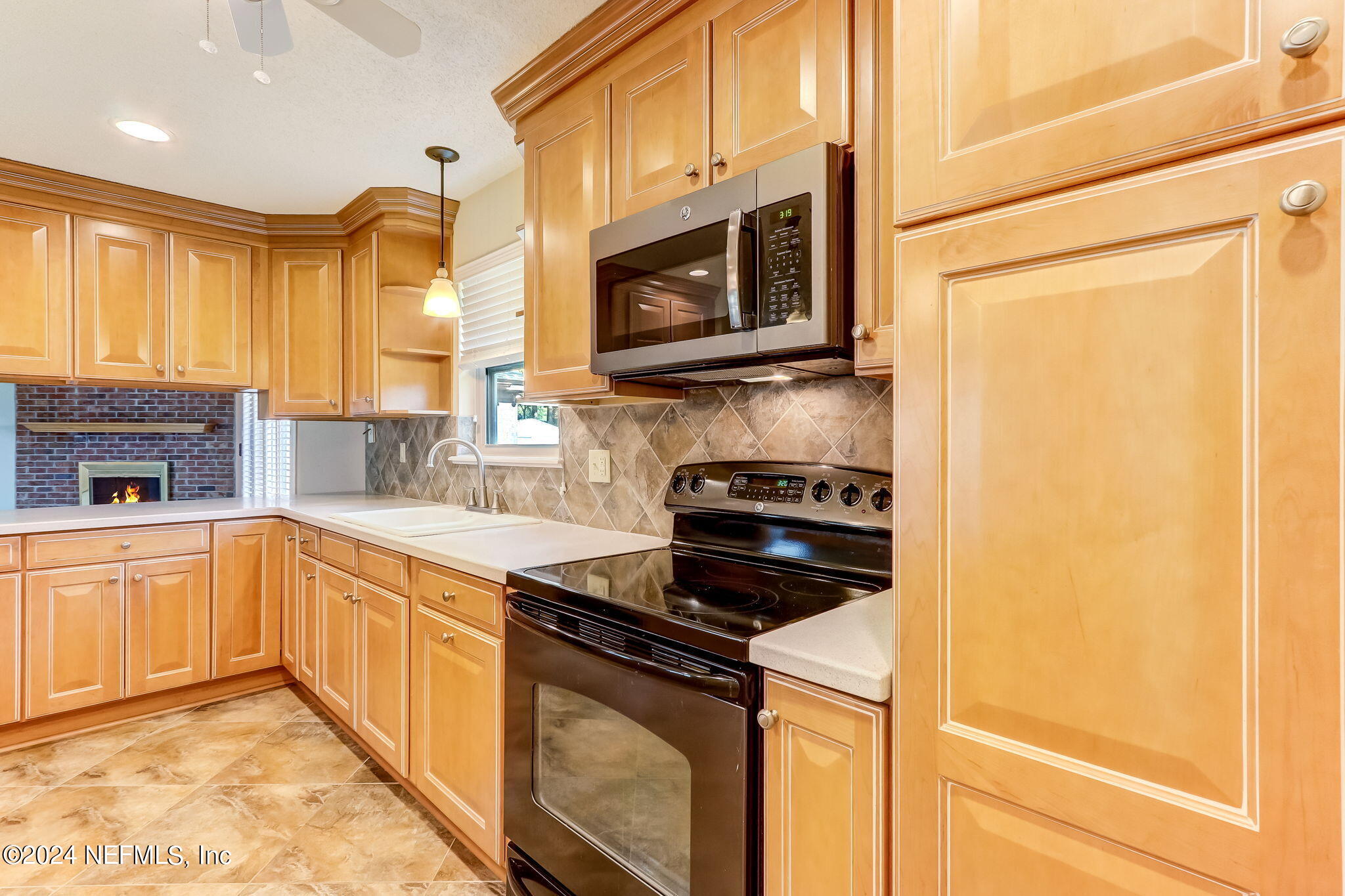 3374 BLACKFOOT Trail S