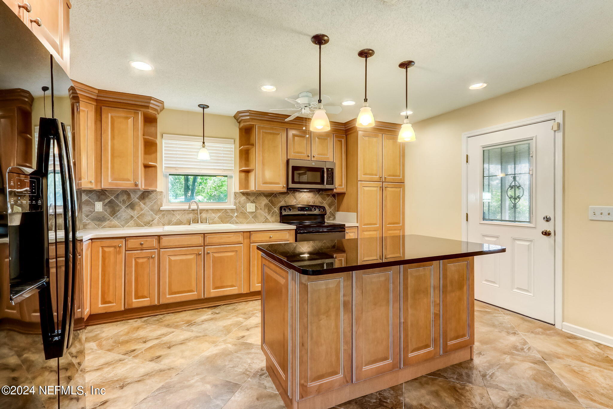 3374 BLACKFOOT Trail S