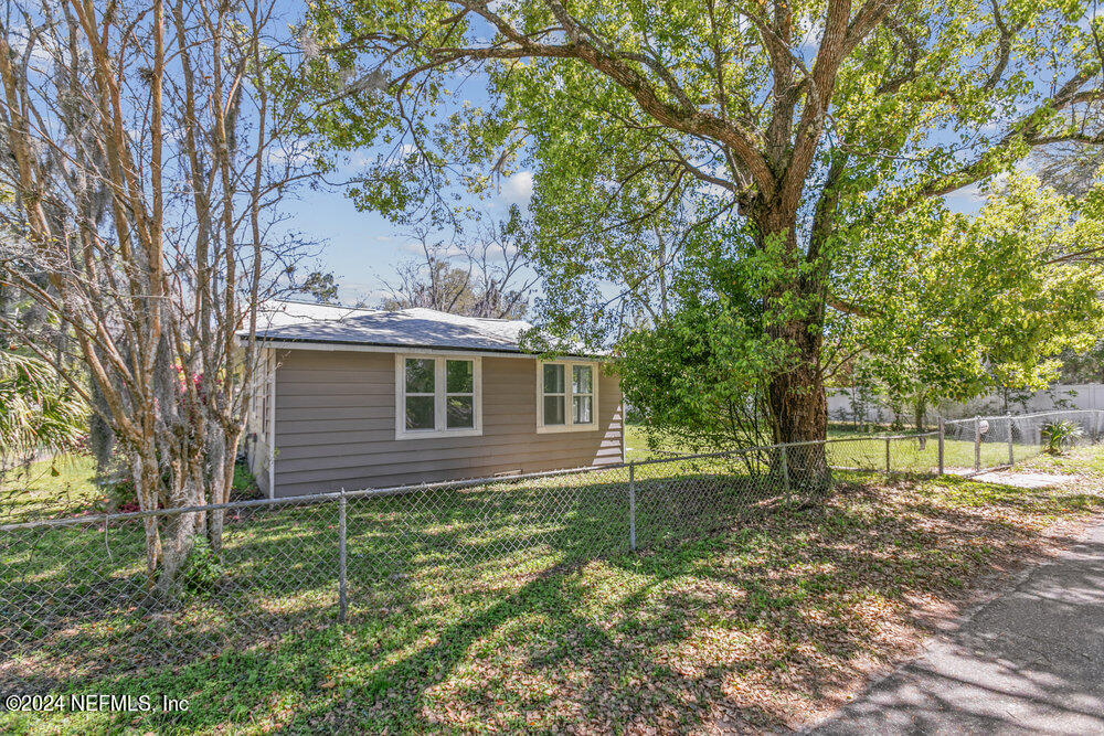 14011 HOLLINGS Street