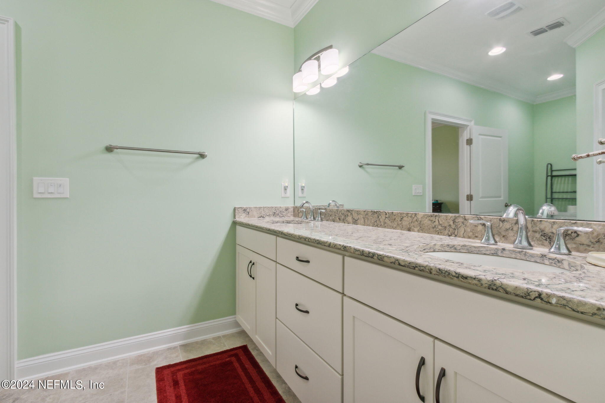 925 EAGLE BEND Court