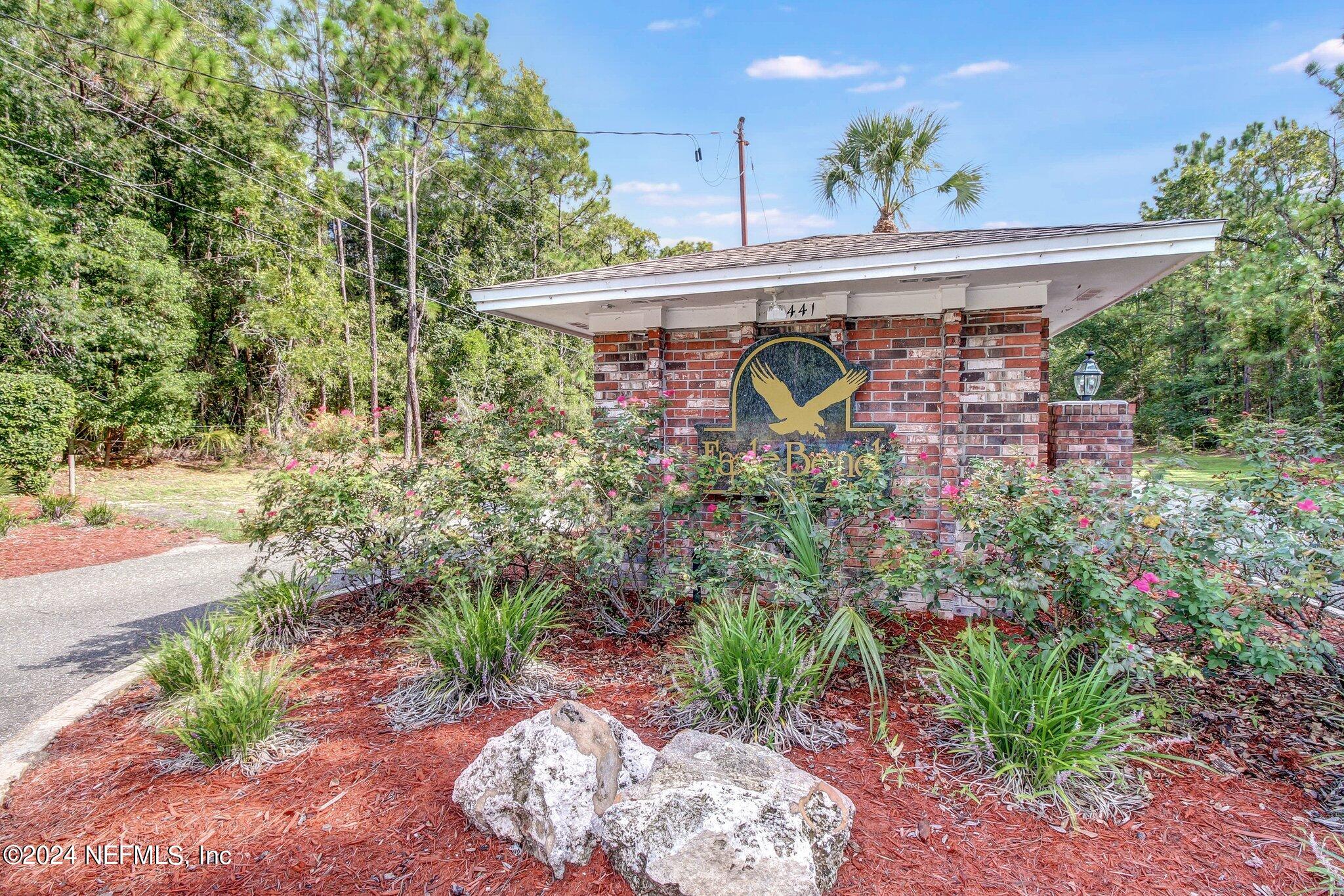 925 EAGLE BEND Court