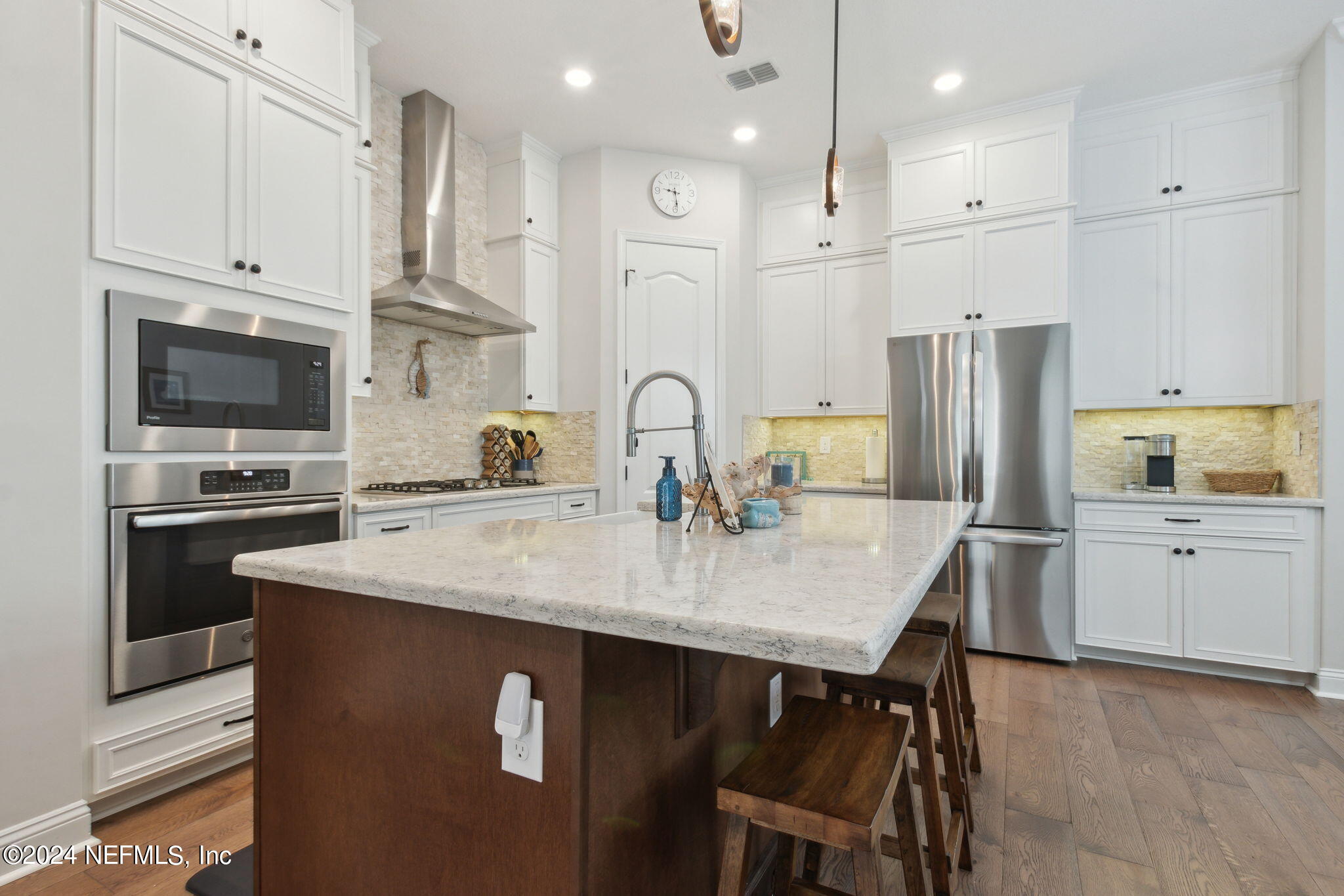 96014 ENCLAVE Manor