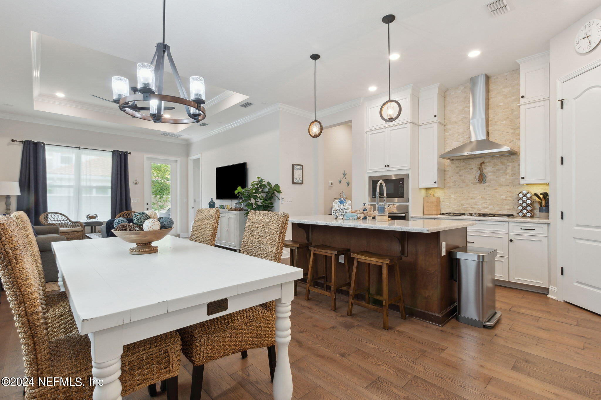 96014 ENCLAVE Manor