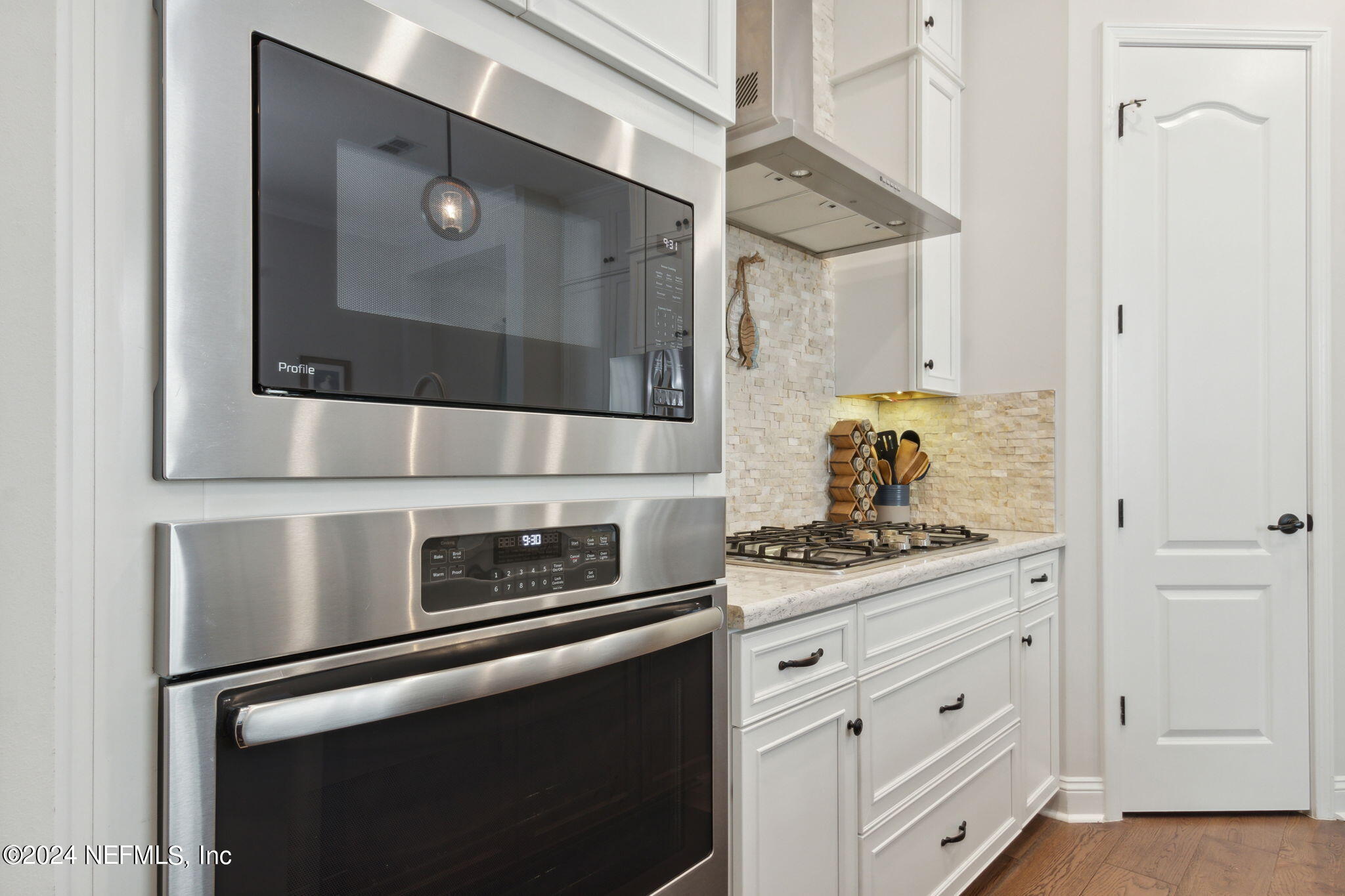 96014 ENCLAVE Manor