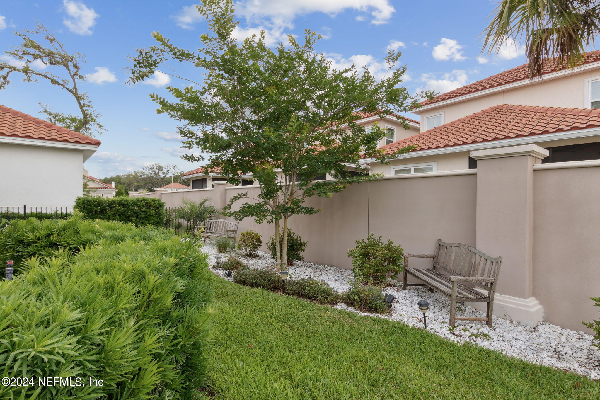 96014 ENCLAVE Manor