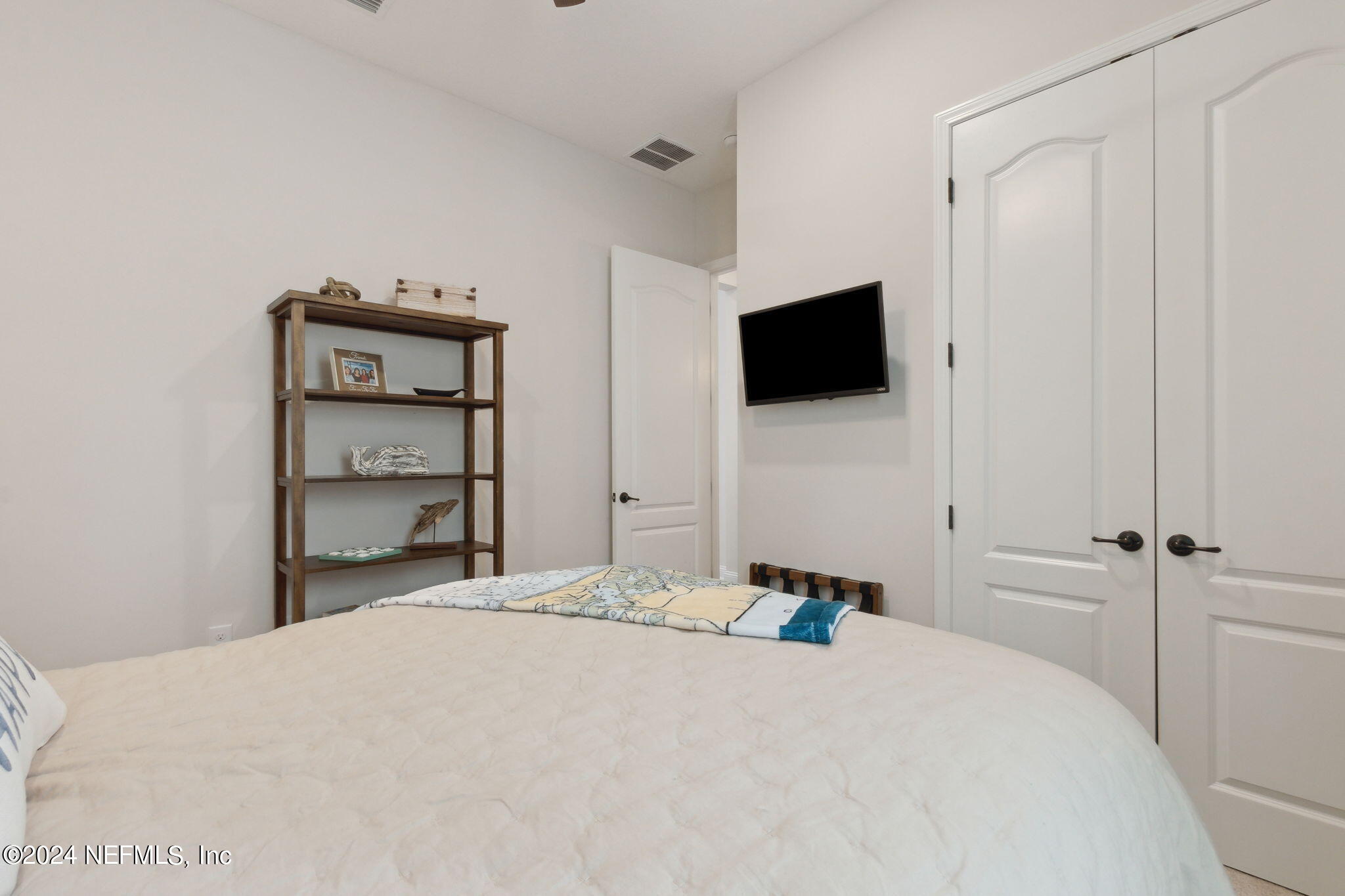 96014 ENCLAVE Manor