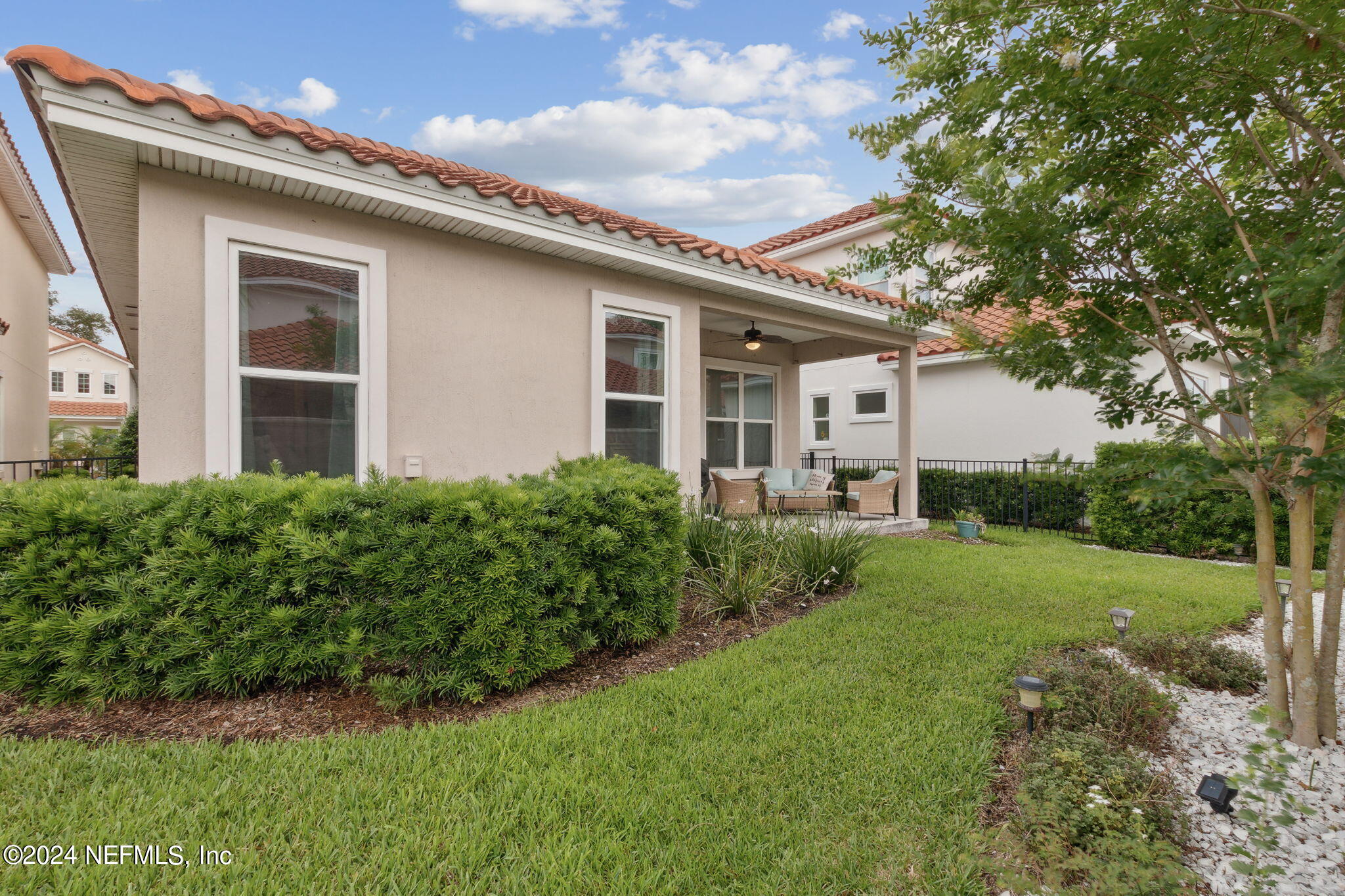 96014 ENCLAVE Manor