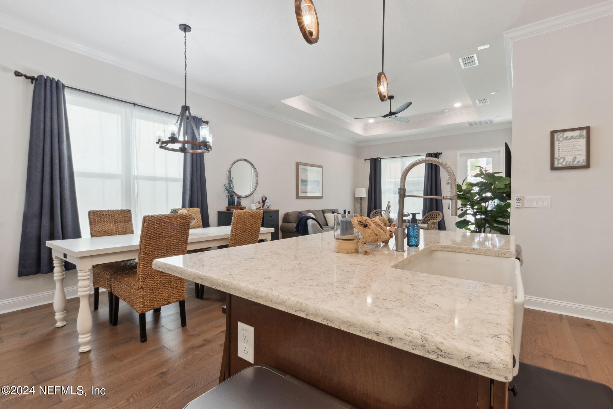 96014 ENCLAVE Manor