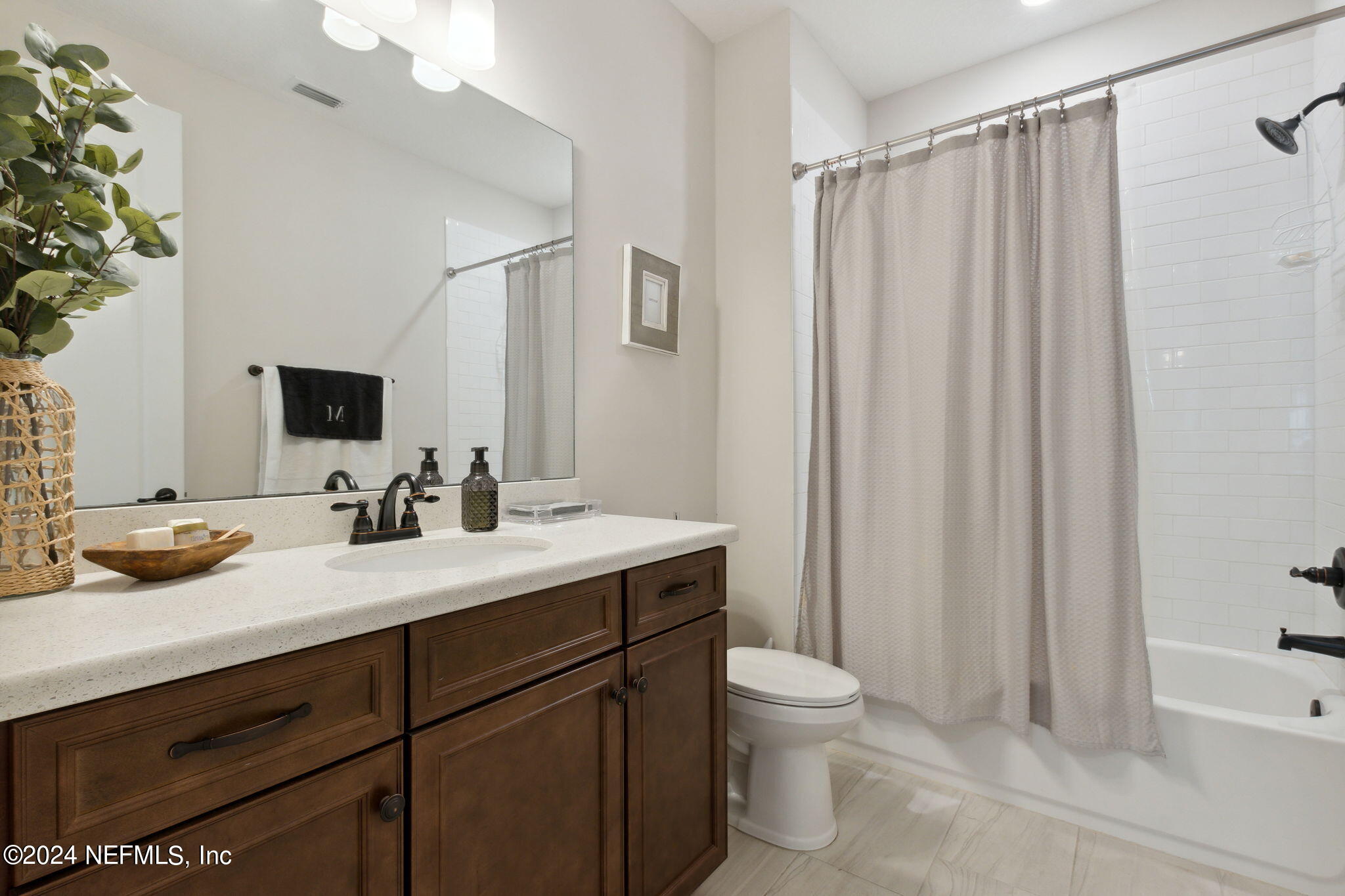 96014 ENCLAVE Manor