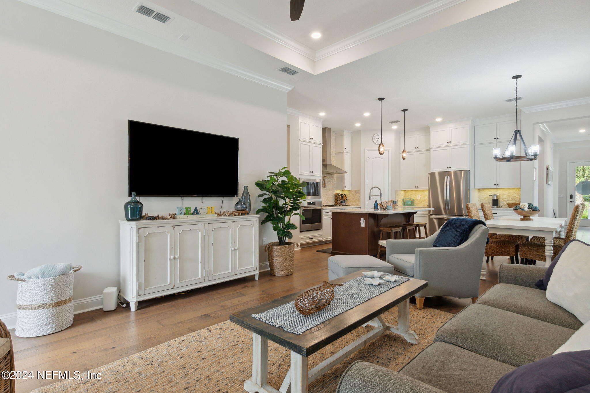96014 ENCLAVE Manor