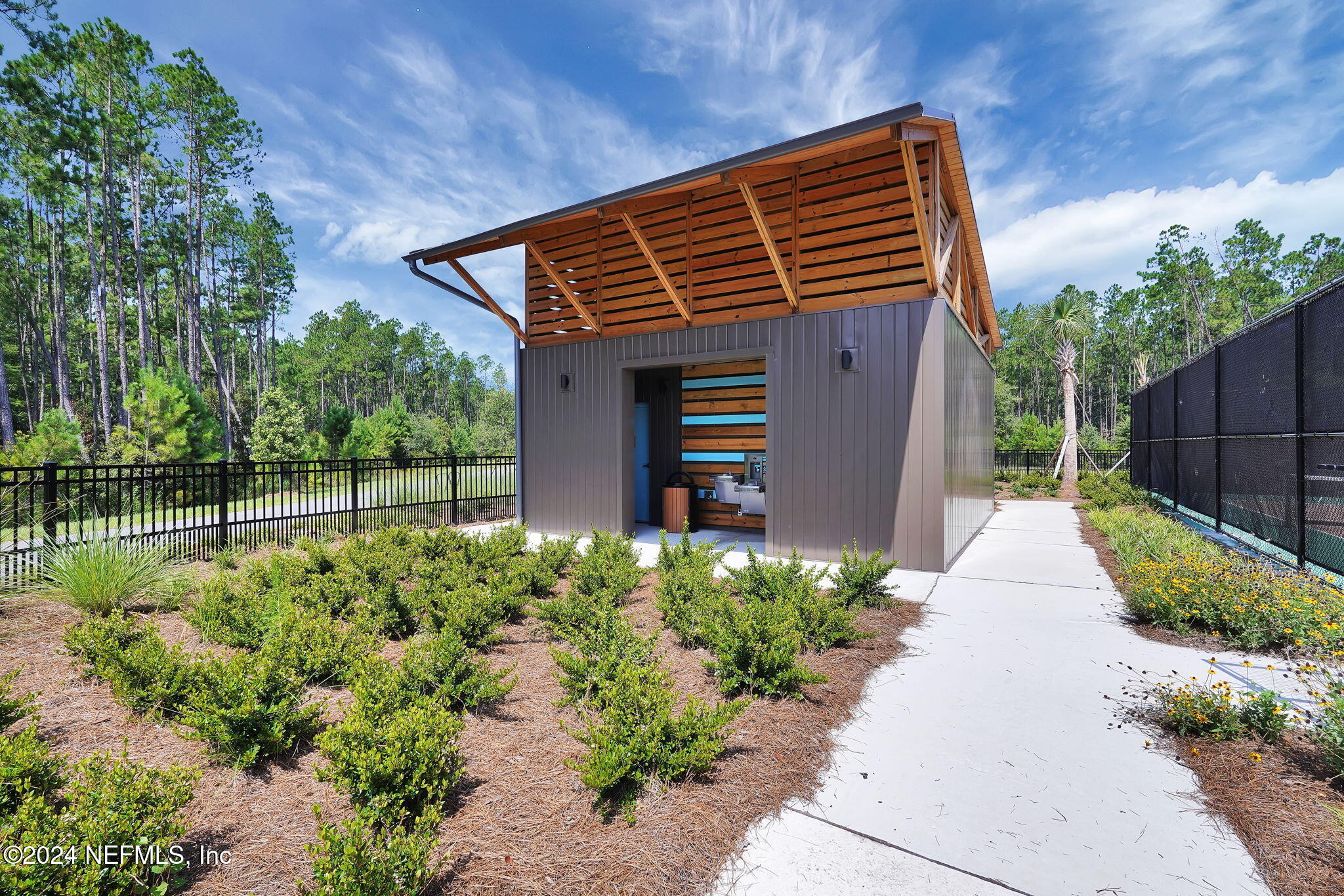 632 HAWTHORN PARK Circle