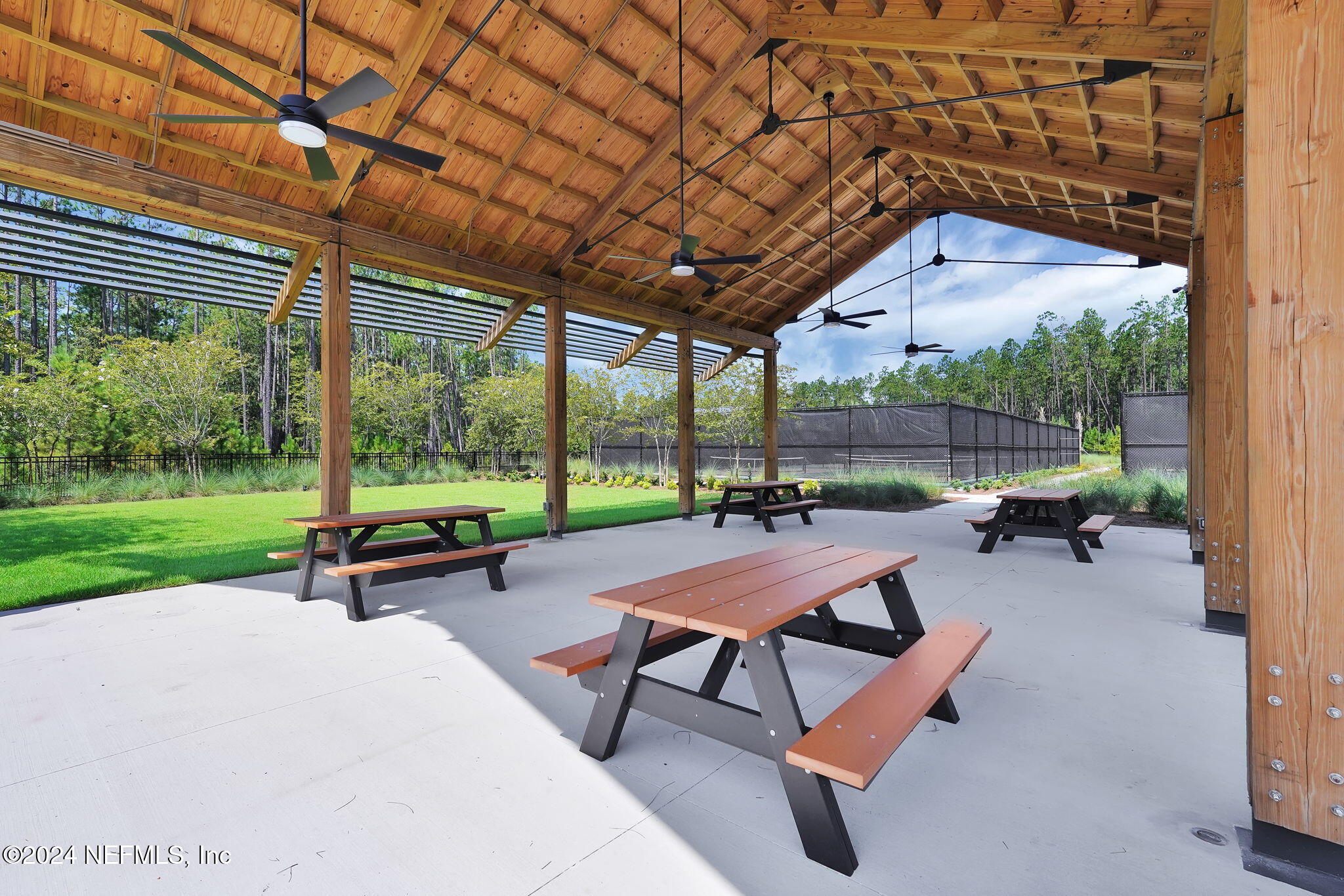 632 HAWTHORN PARK Circle