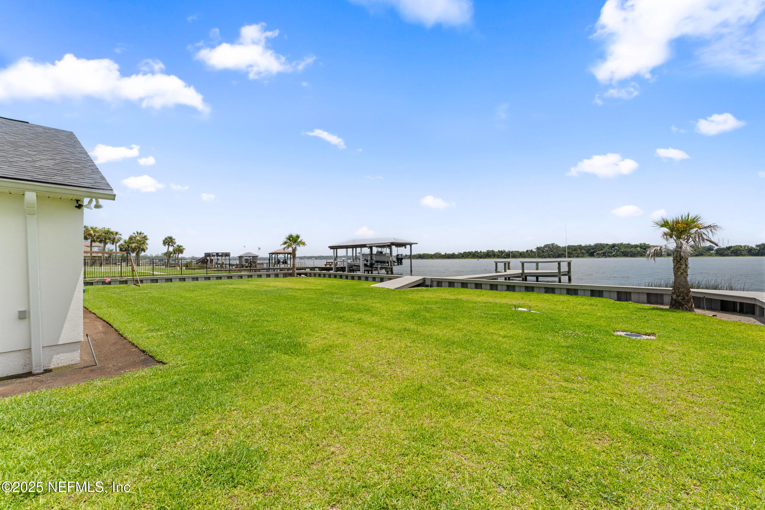 6102 HECKSCHER Drive