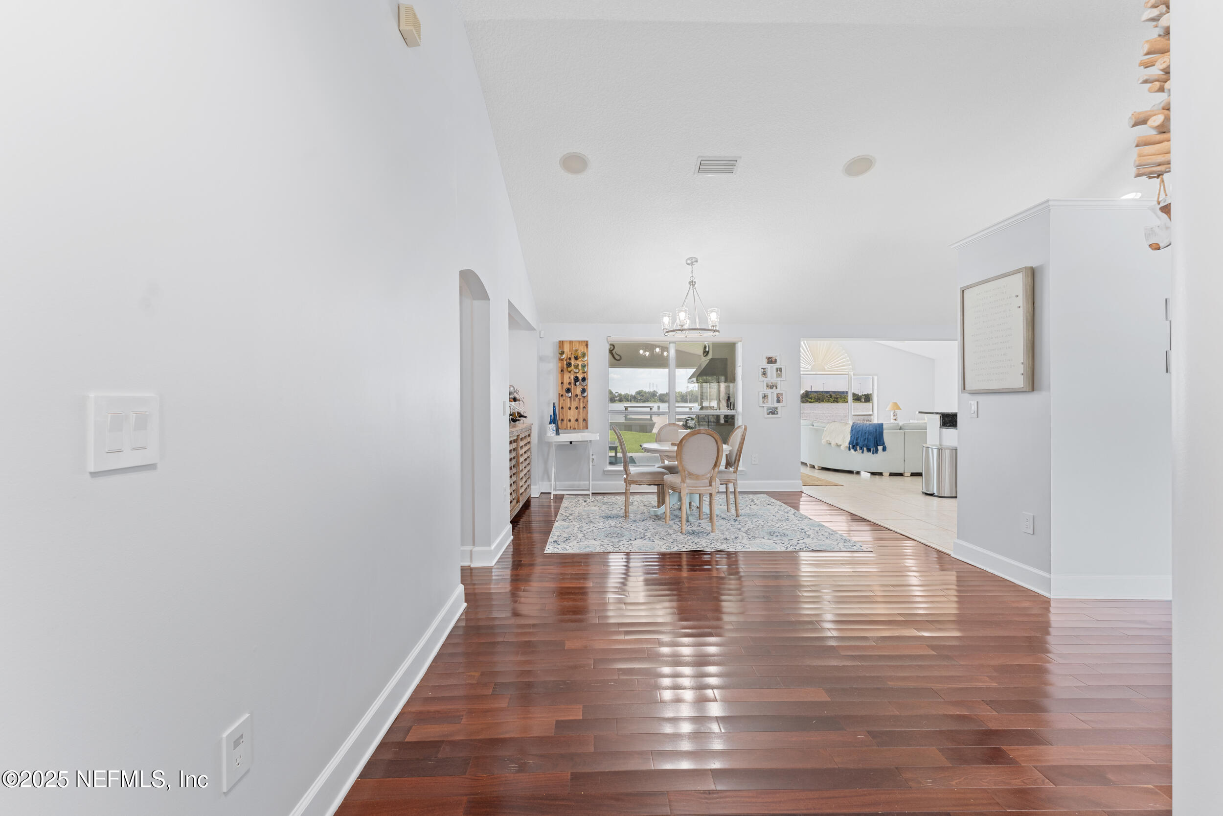 6102 HECKSCHER Drive