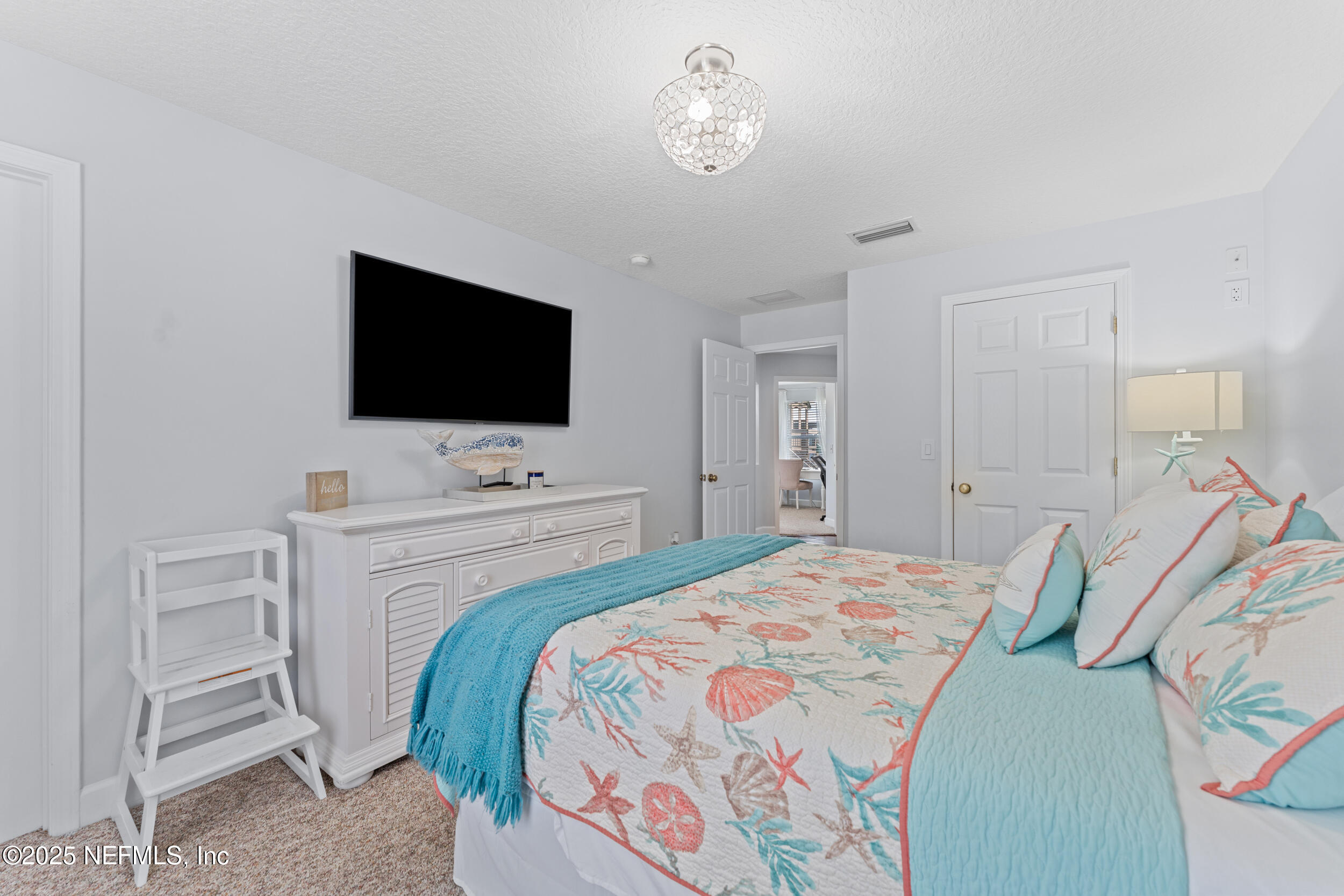 6102 HECKSCHER Drive