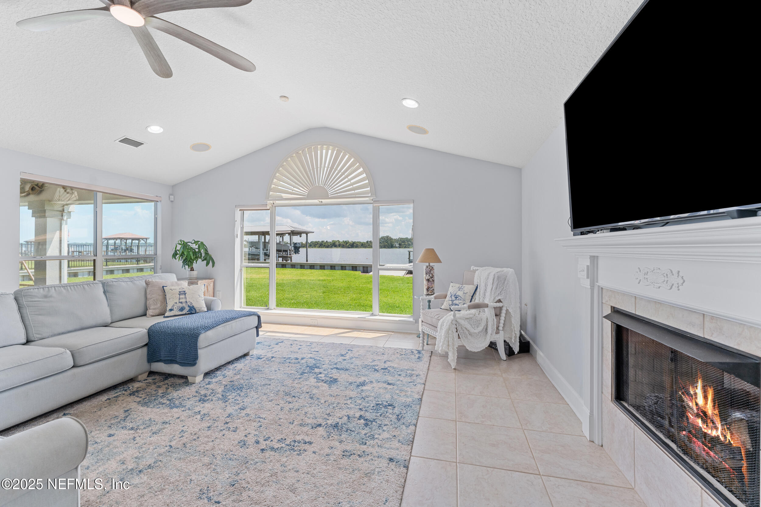 6102 HECKSCHER Drive