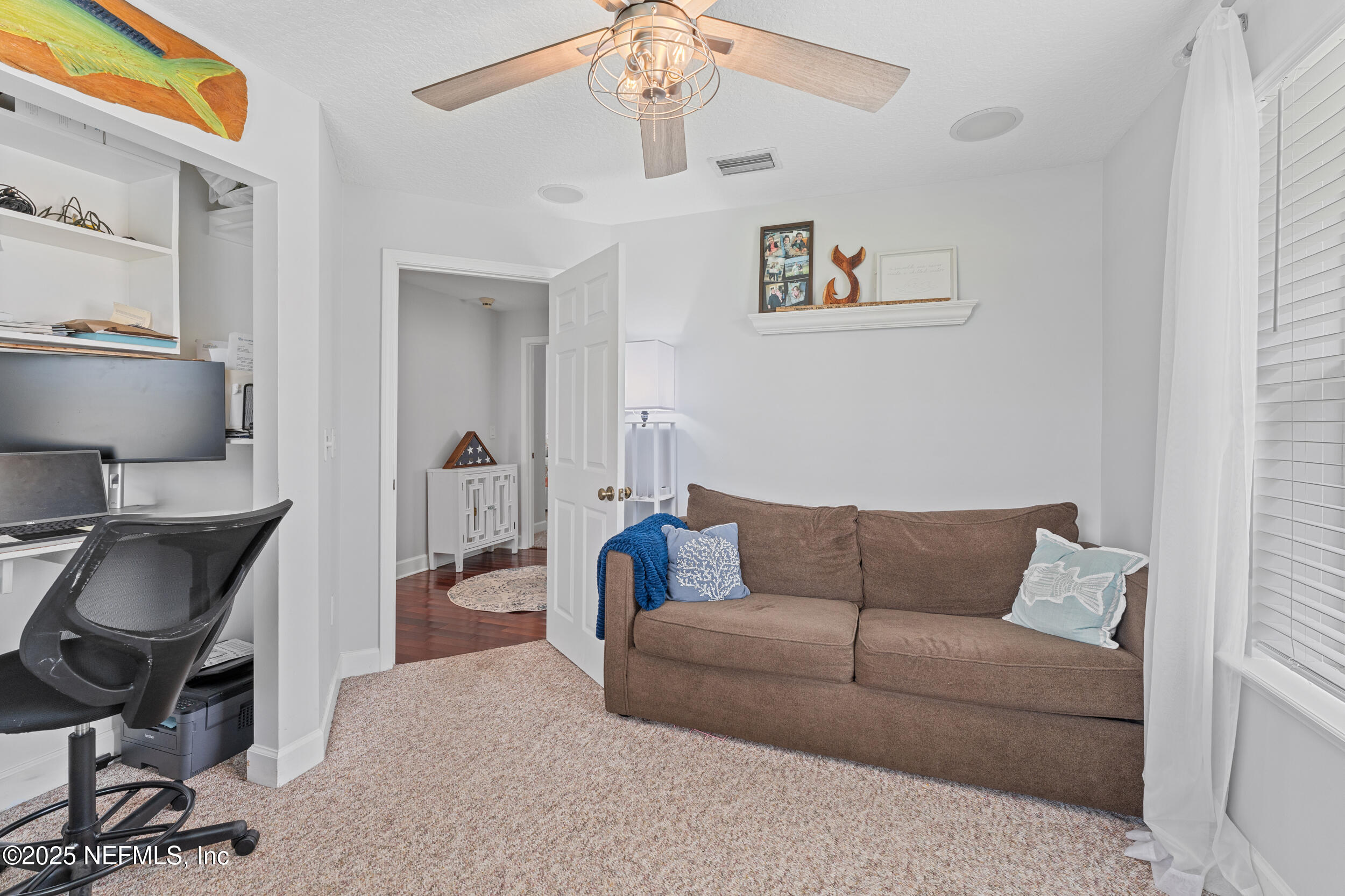 6102 HECKSCHER Drive