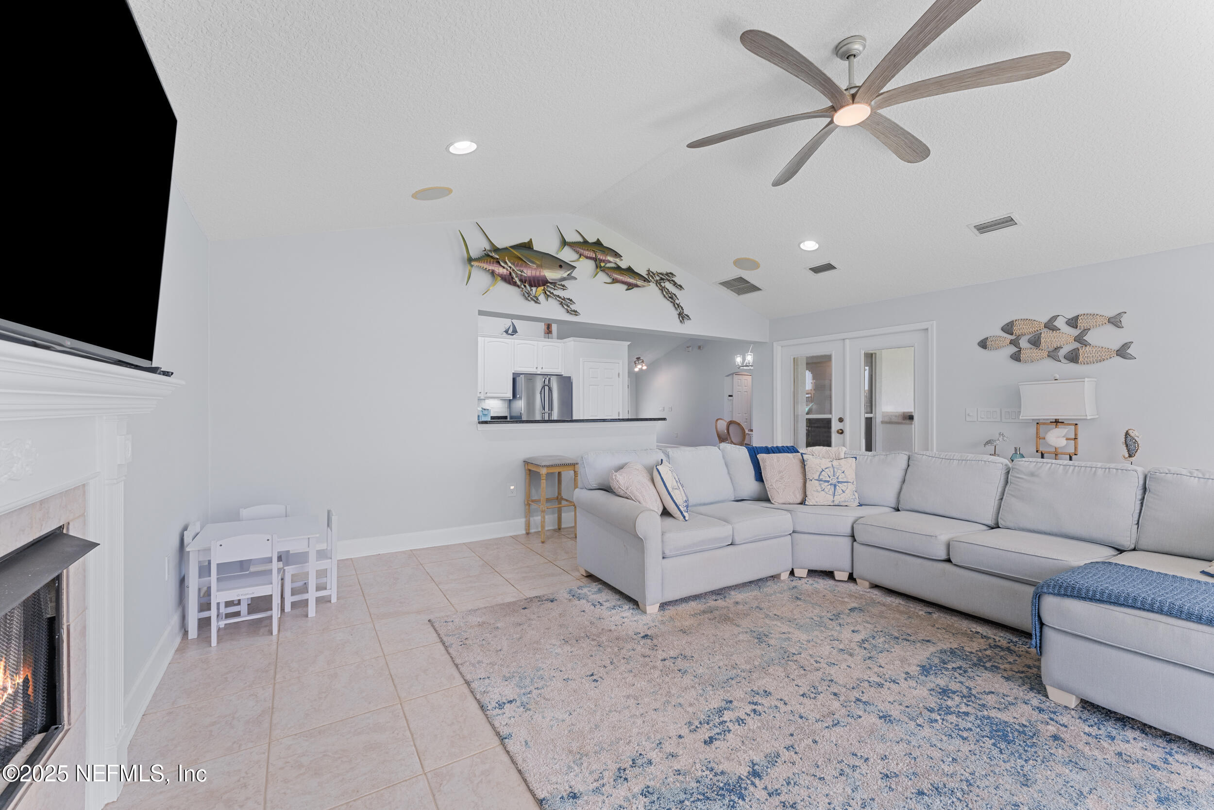 6102 HECKSCHER Drive
