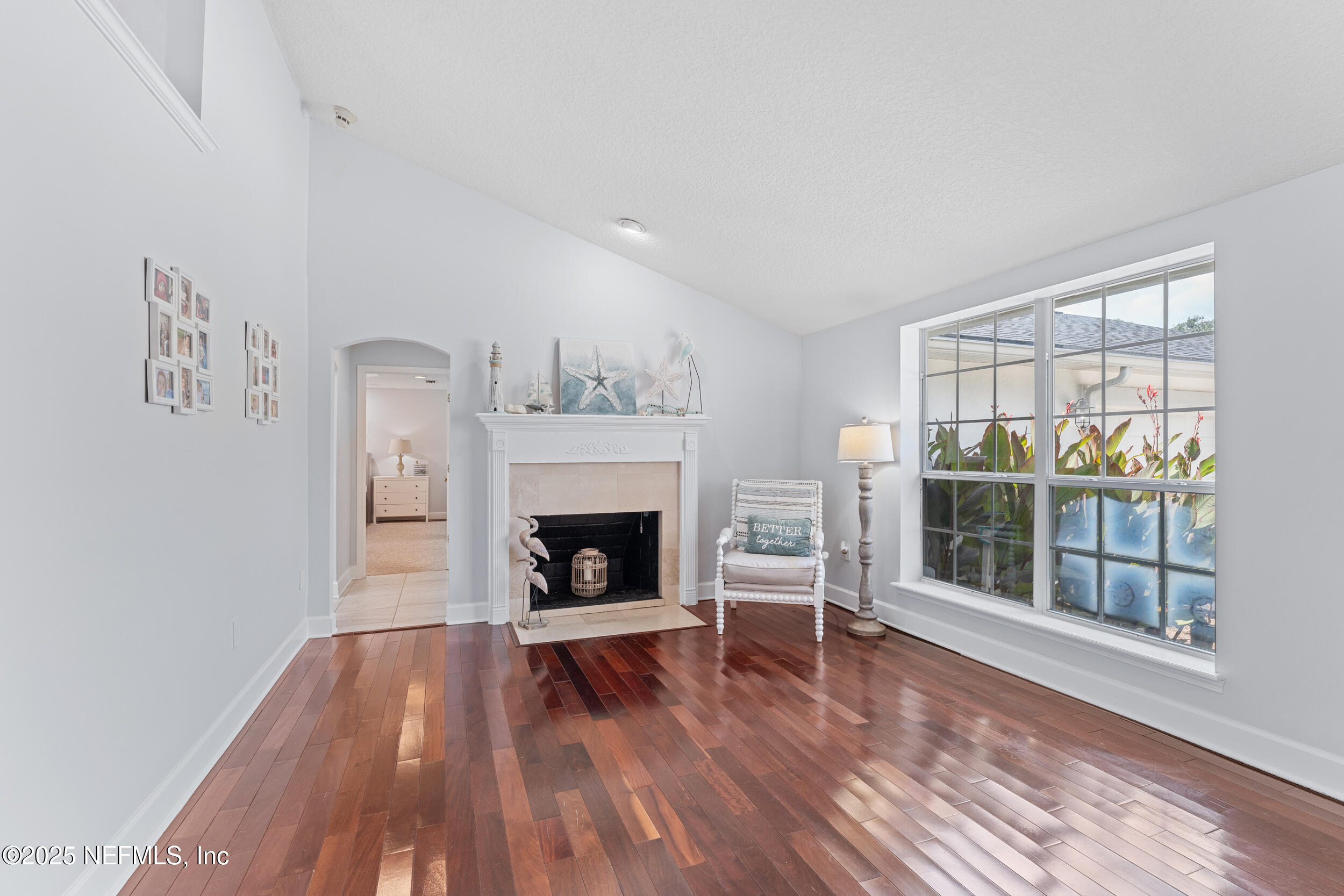 6102 HECKSCHER Drive