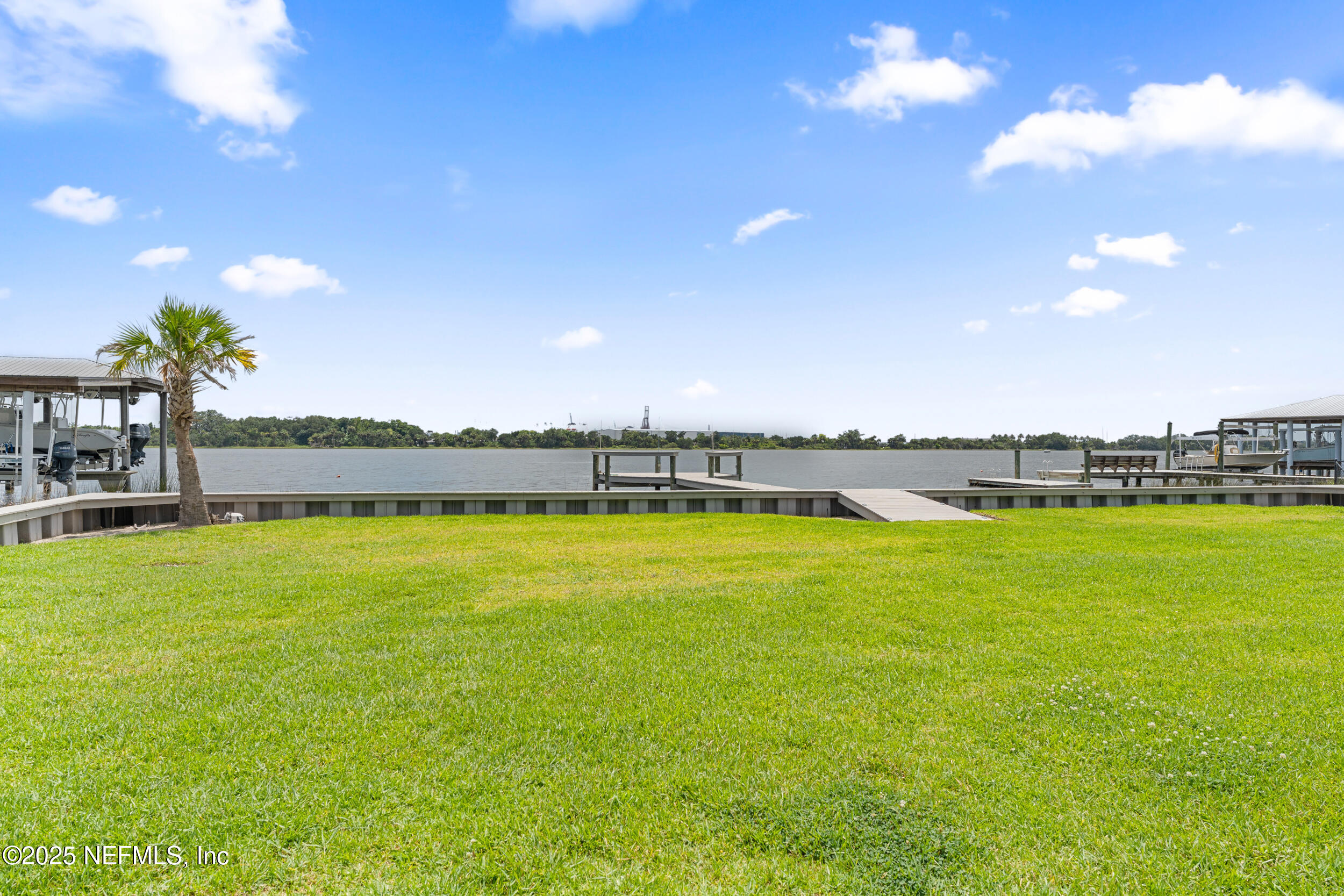 6102 HECKSCHER Drive