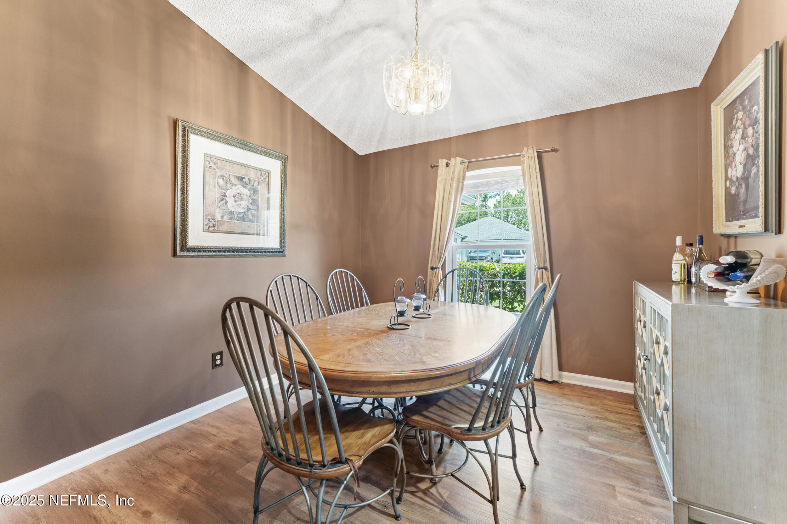 8730 STAR LEAF Road N