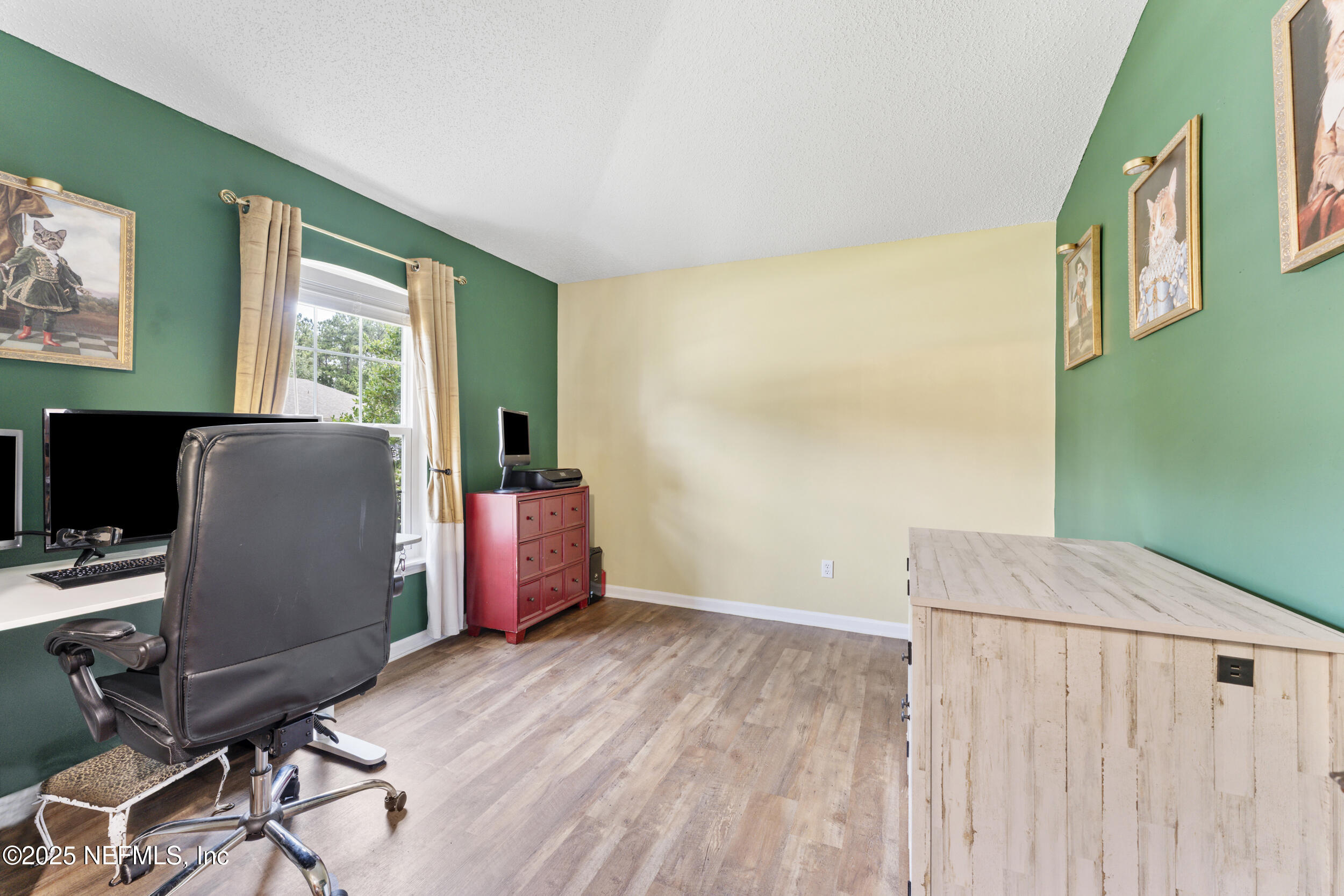 8730 STAR LEAF Road N