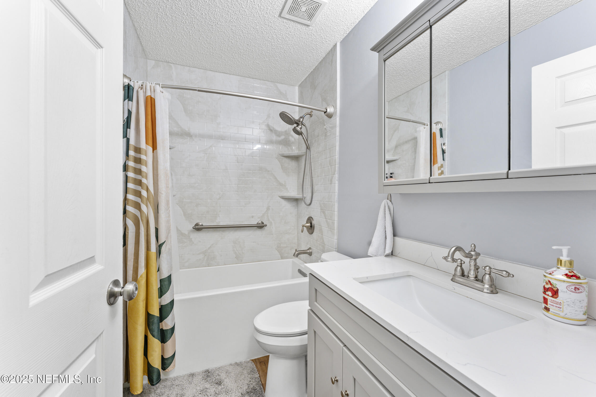 8730 STAR LEAF Road N