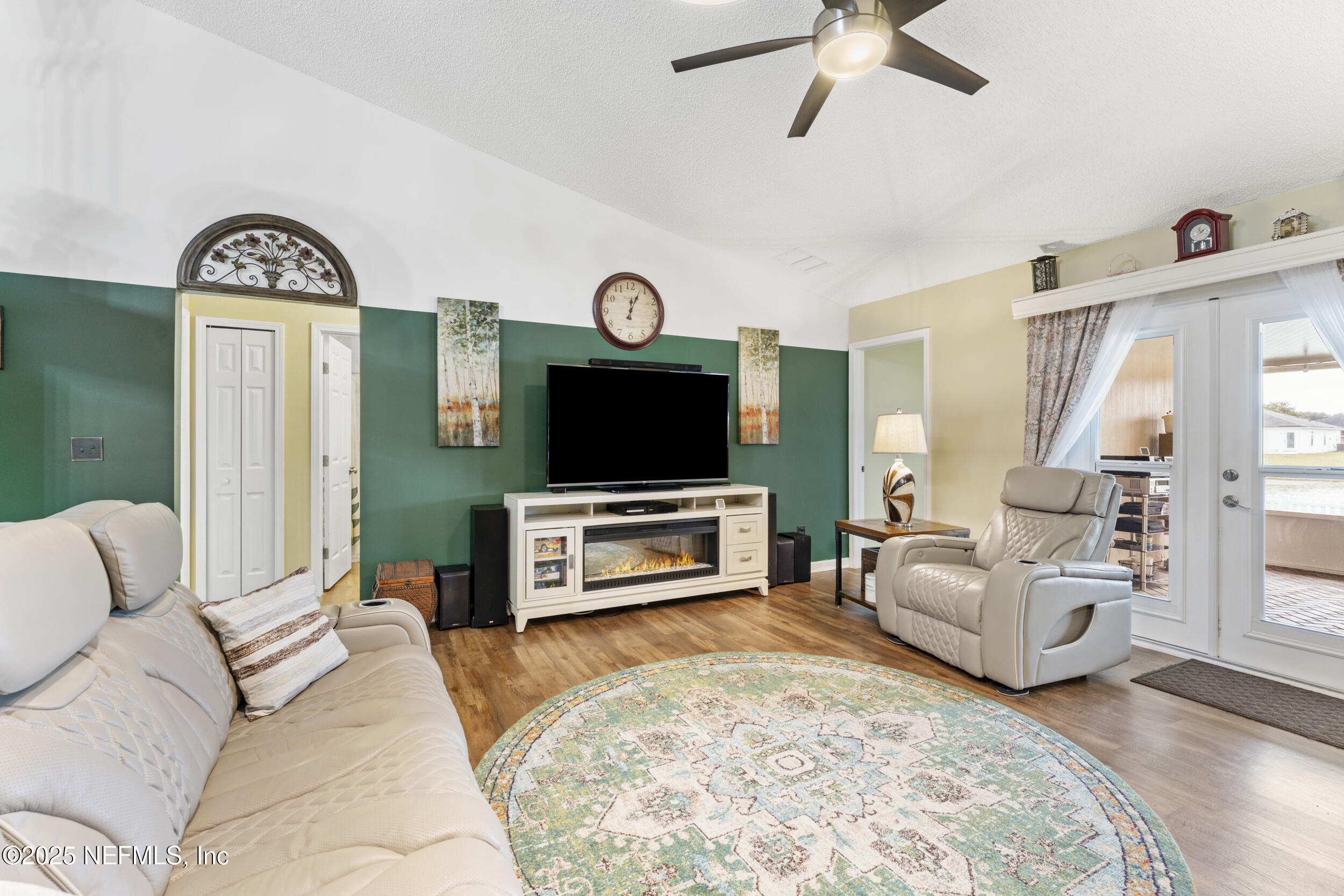 8730 STAR LEAF Road N