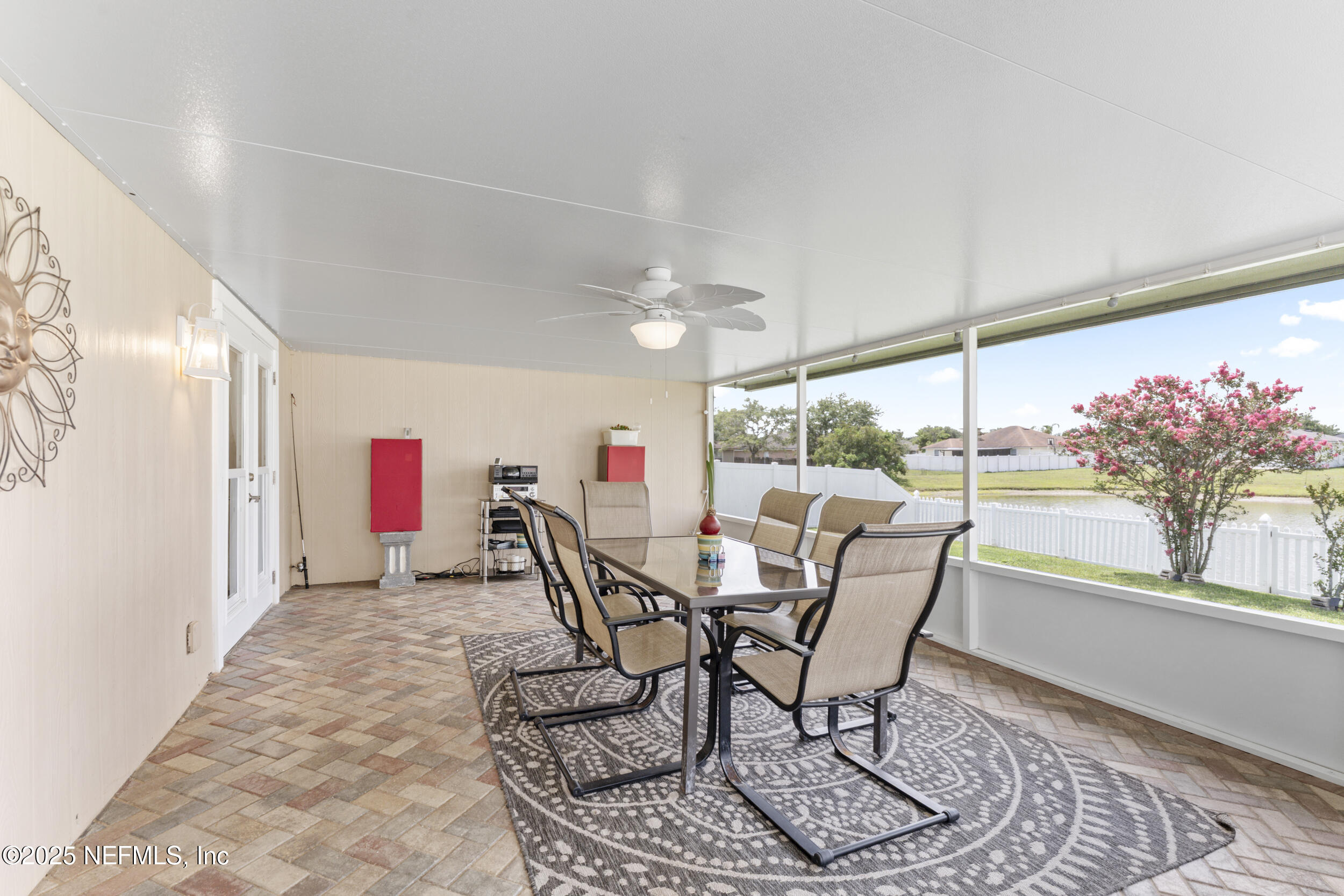 8730 STAR LEAF Road N