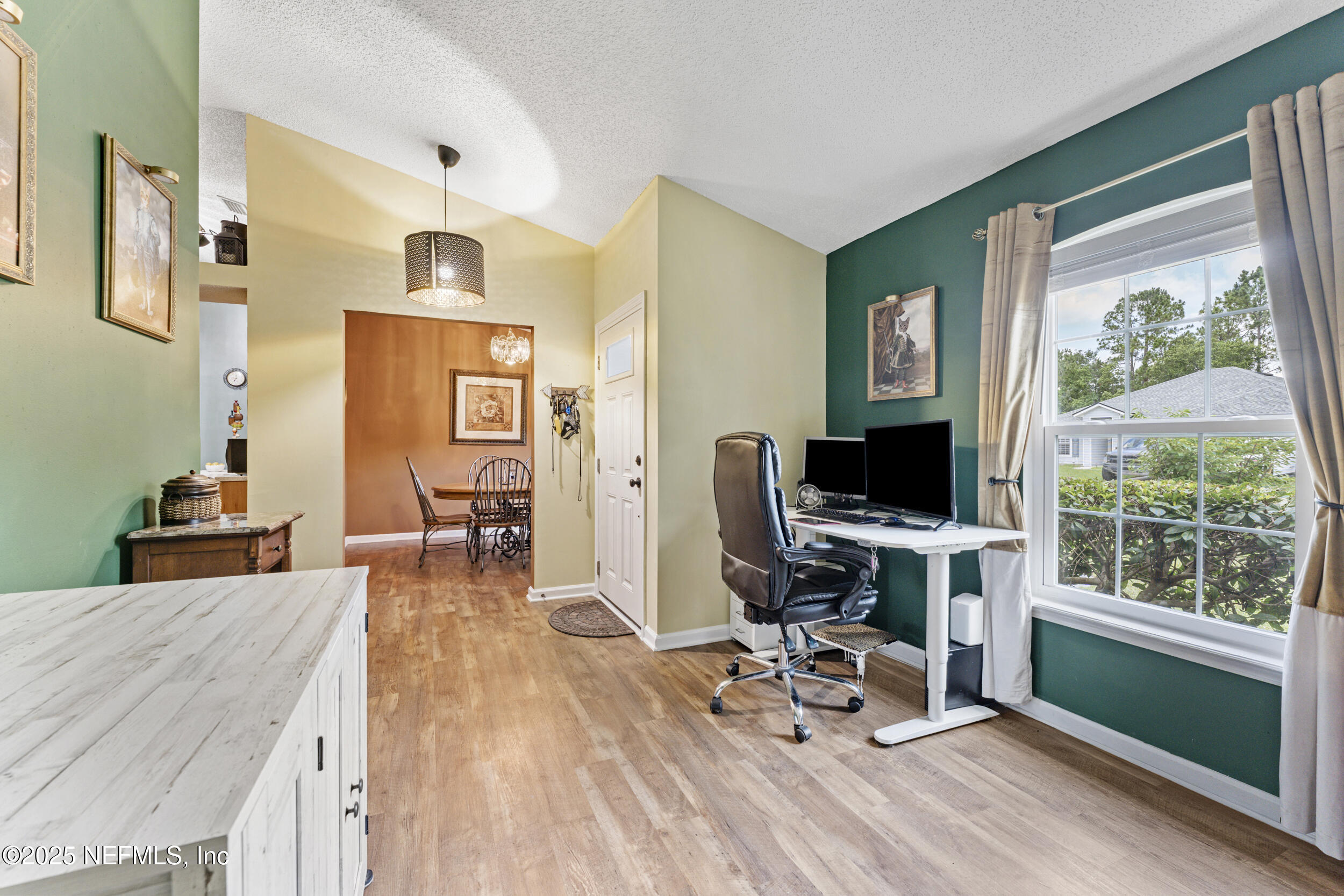 8730 STAR LEAF Road N