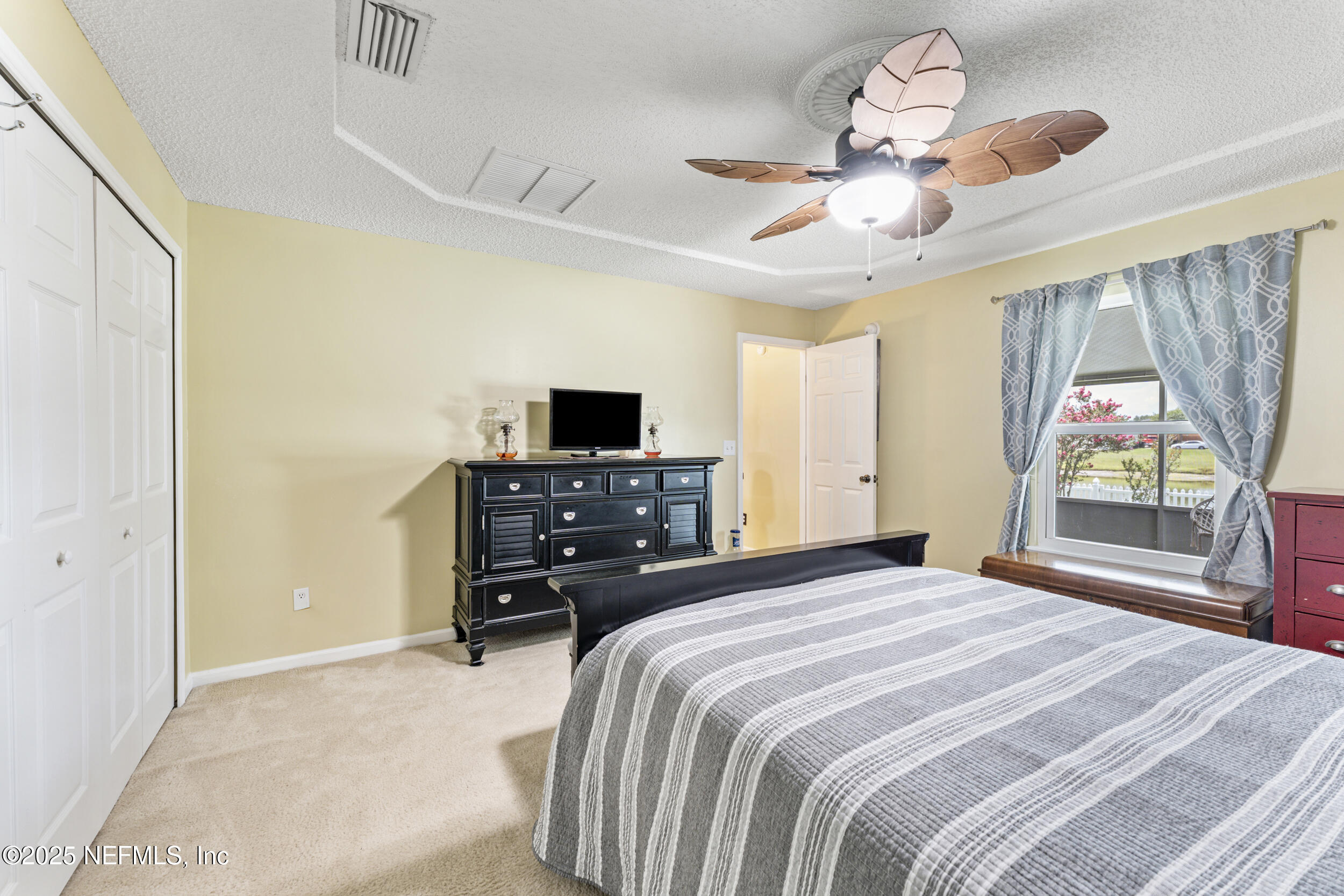 8730 STAR LEAF Road N