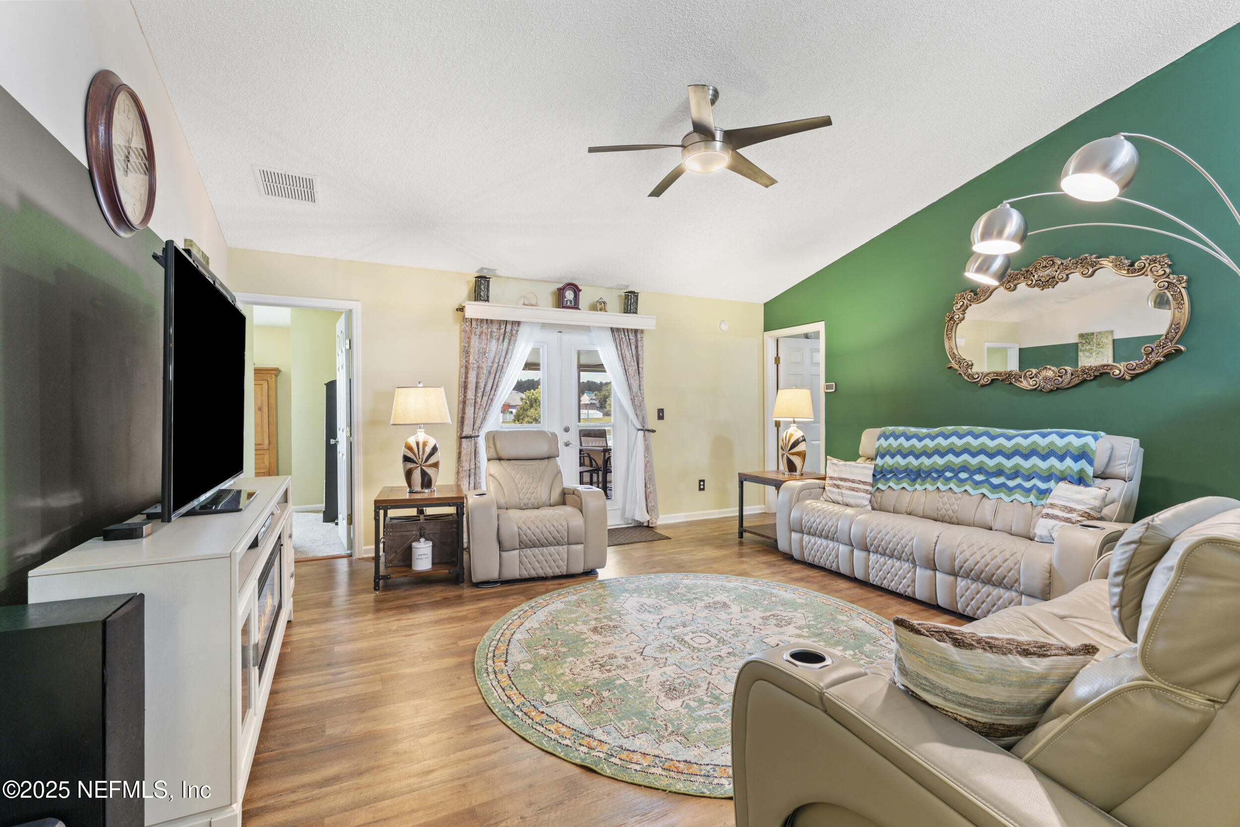 8730 STAR LEAF Road N