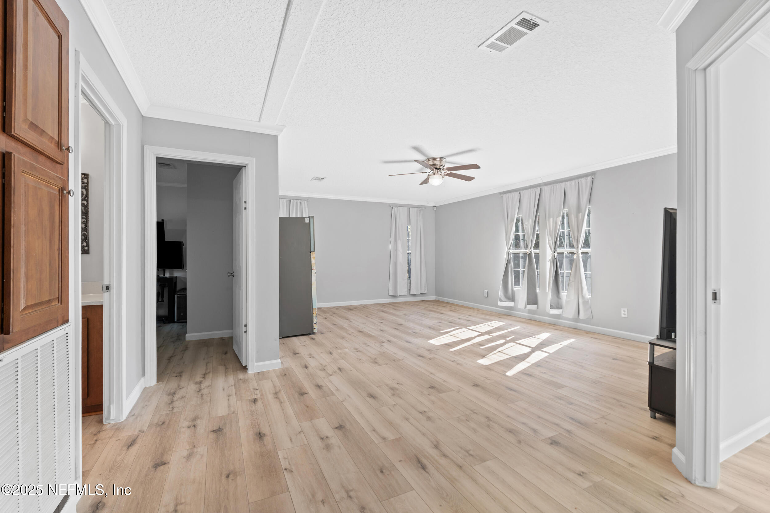 9032 COMMONWEALTH Avenue