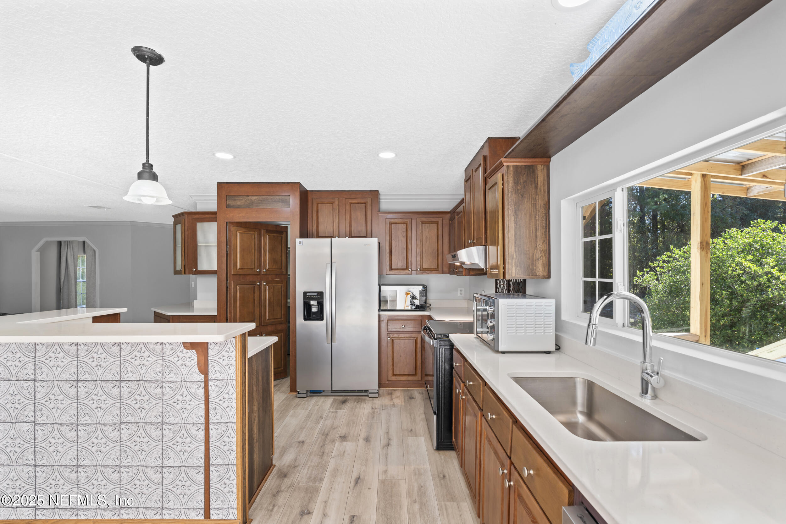 9032 COMMONWEALTH Avenue