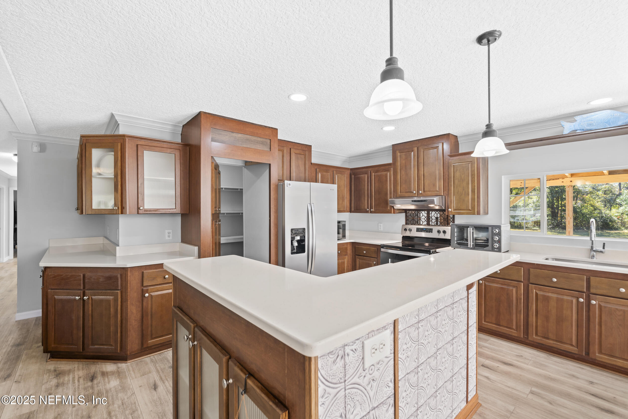 9032 COMMONWEALTH Avenue