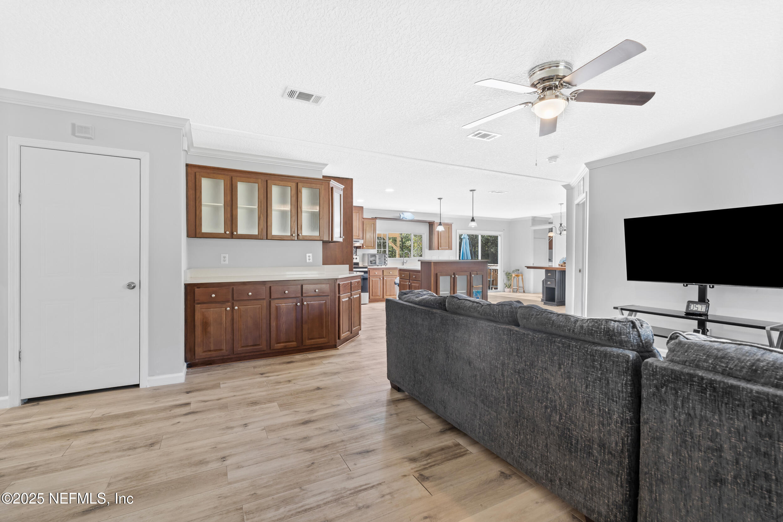 9032 COMMONWEALTH Avenue