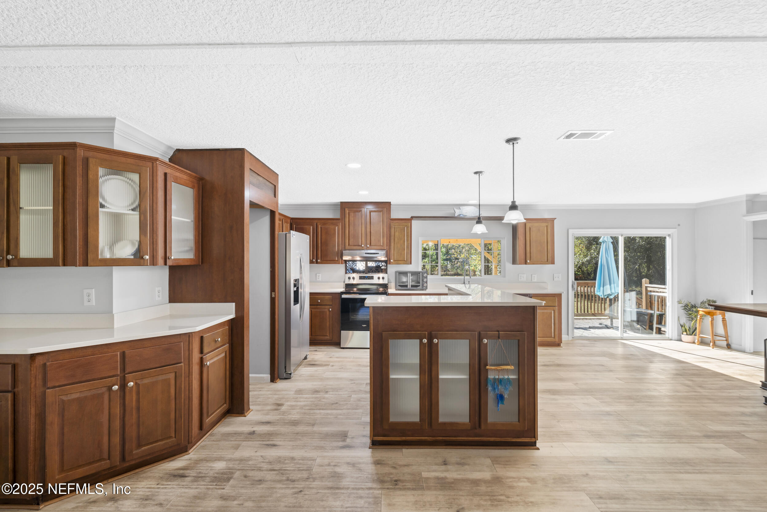 9032 COMMONWEALTH Avenue