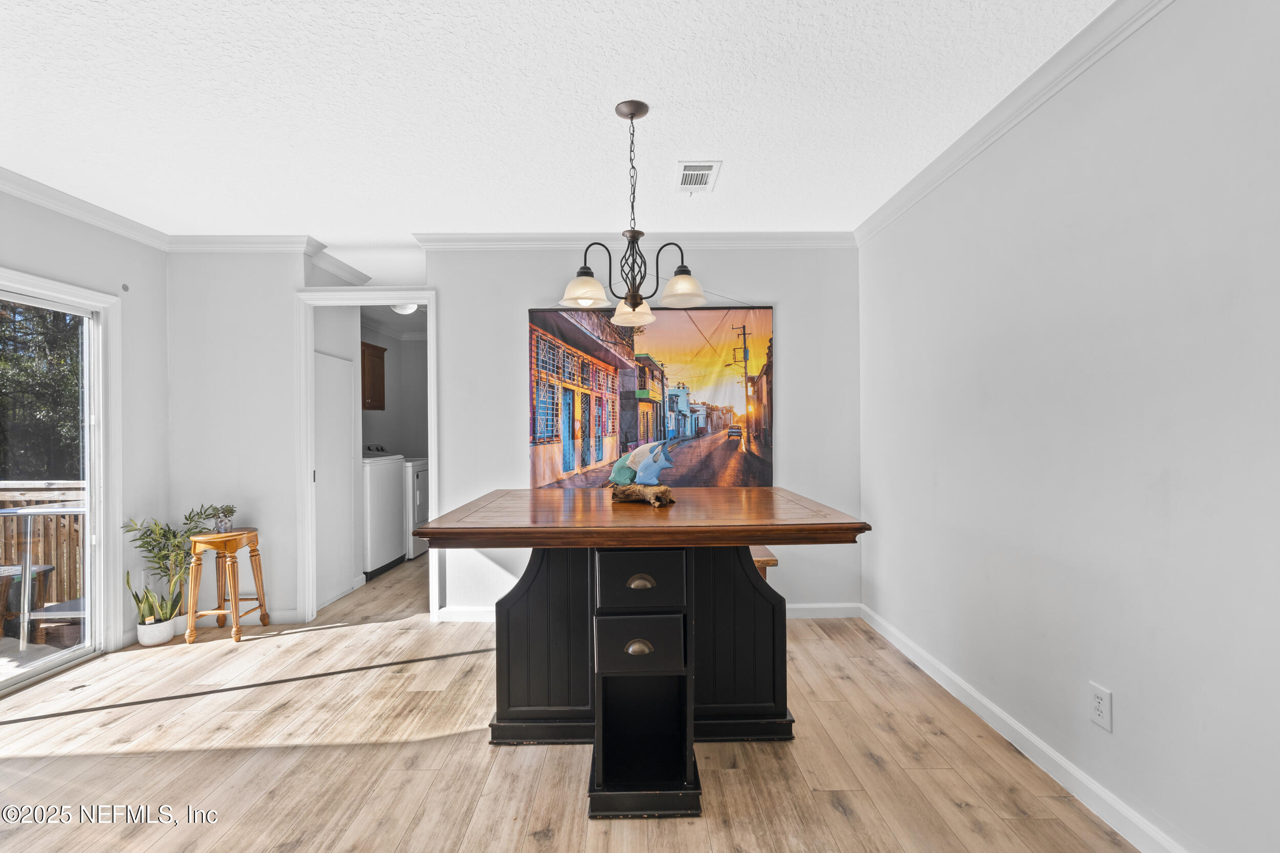 9032 COMMONWEALTH Avenue