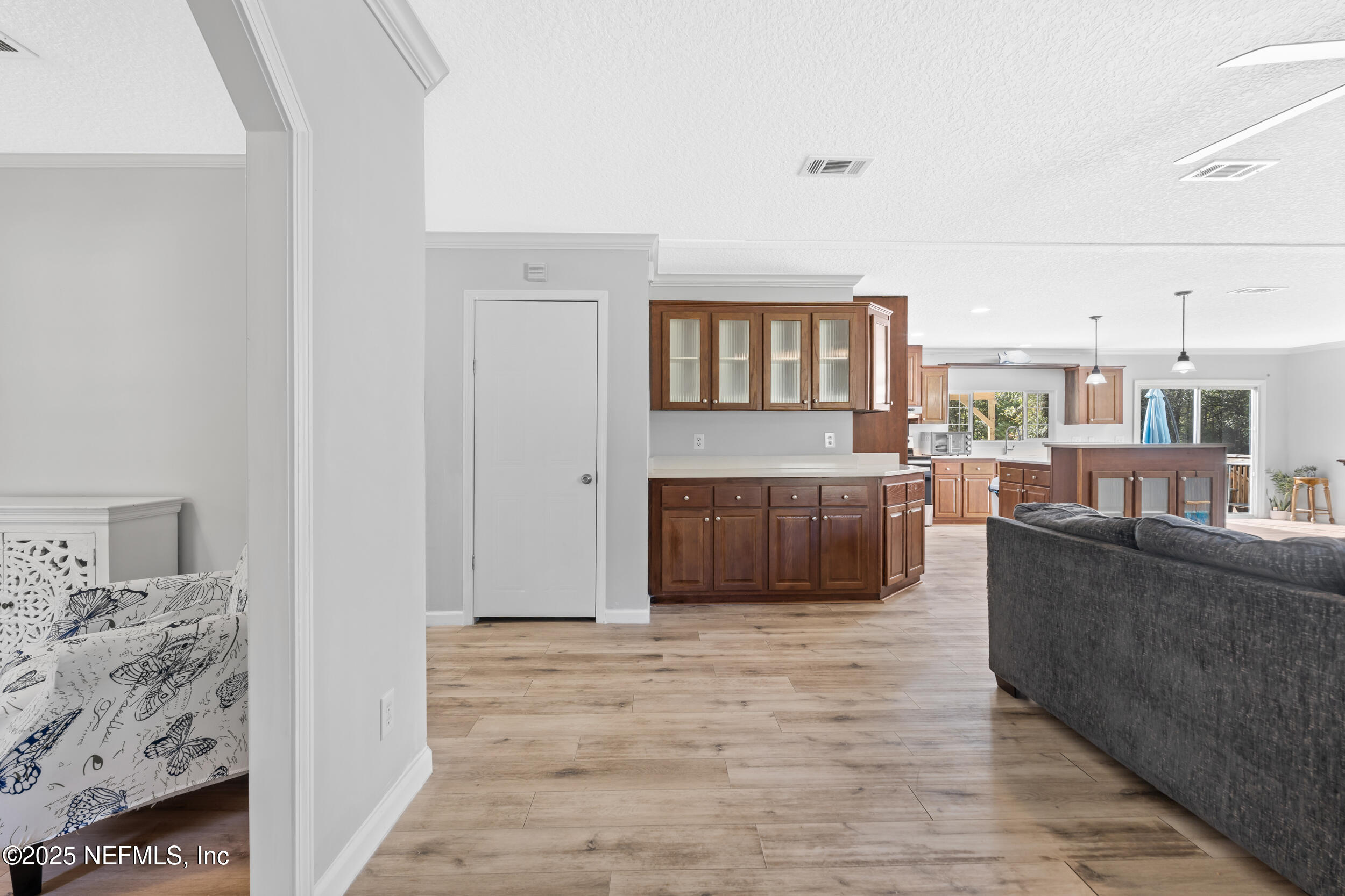 9032 COMMONWEALTH Avenue