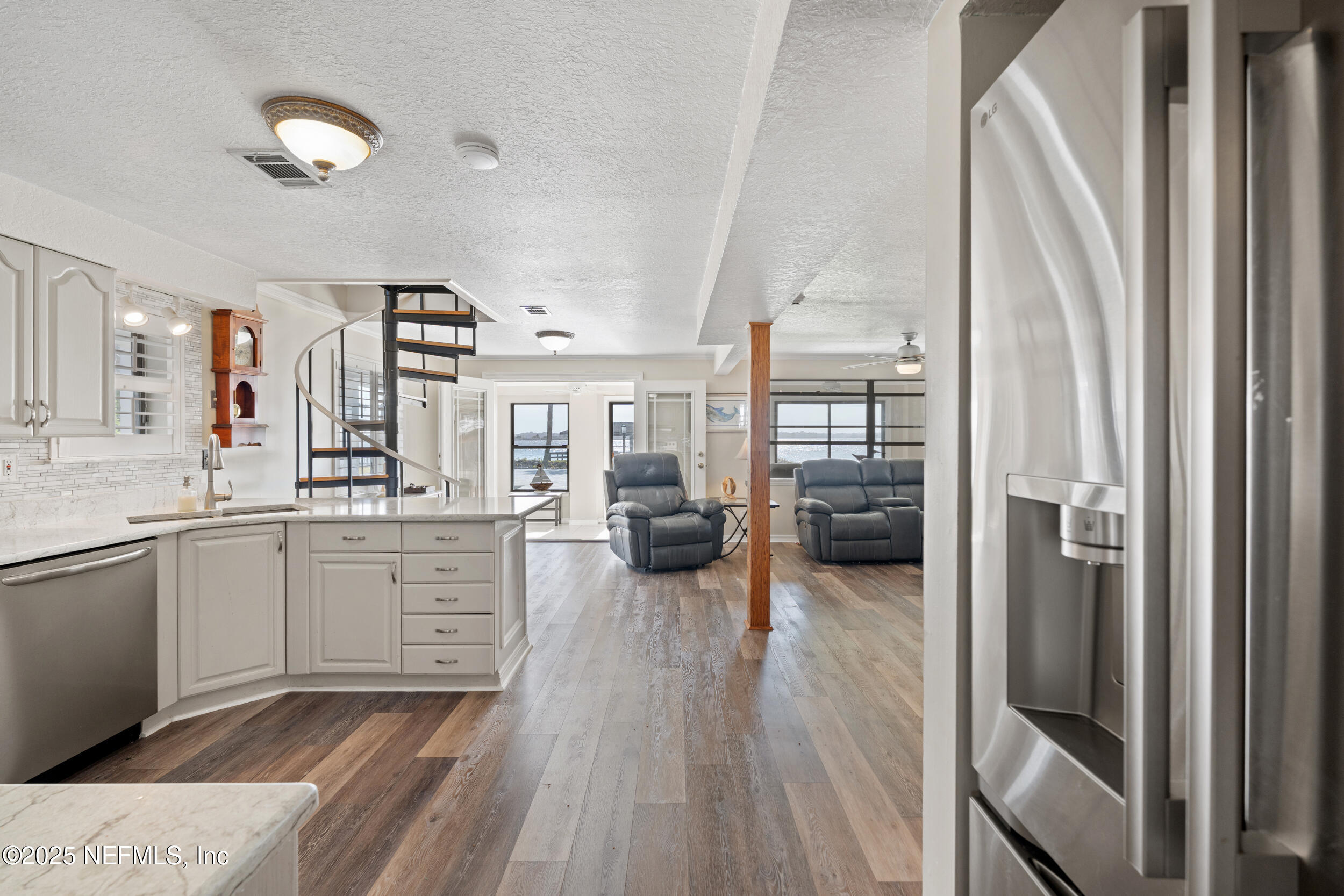 8978 HECKSCHER Drive